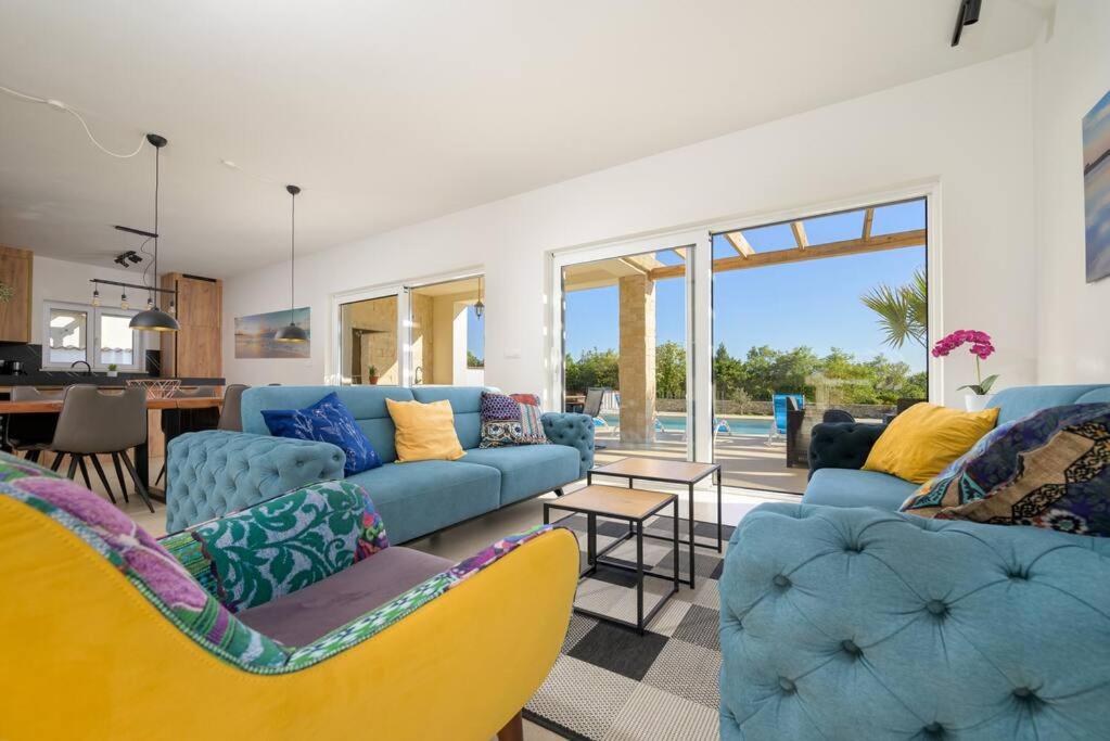 Villa photo 1