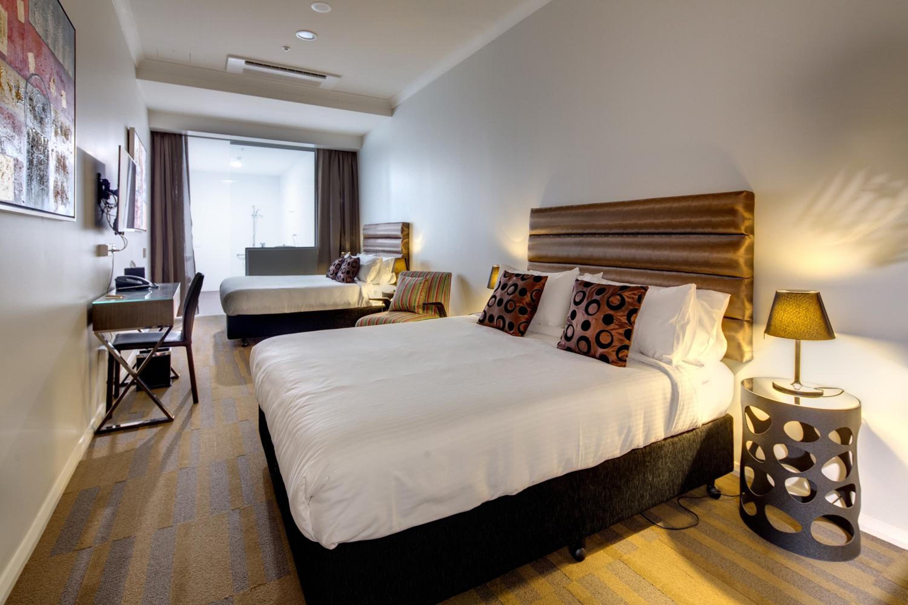 Queen Room with Two Queen Beds photo 1