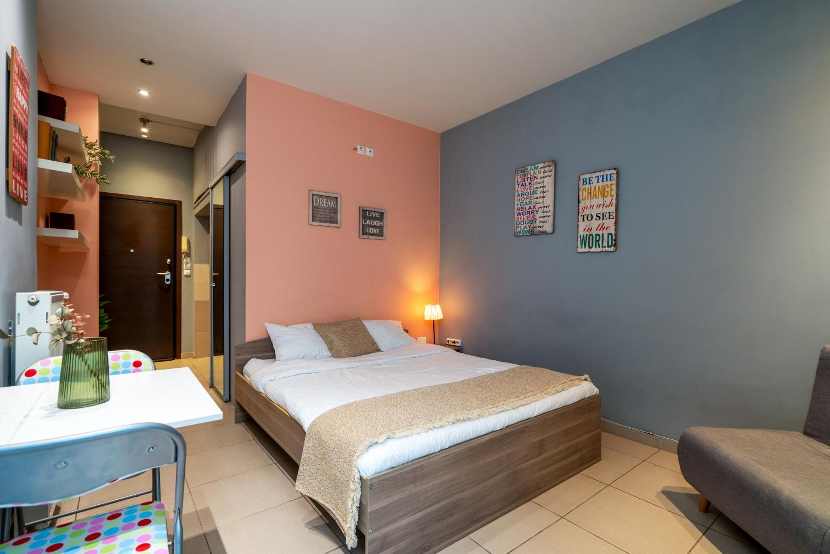 One-Bedroom Apartment