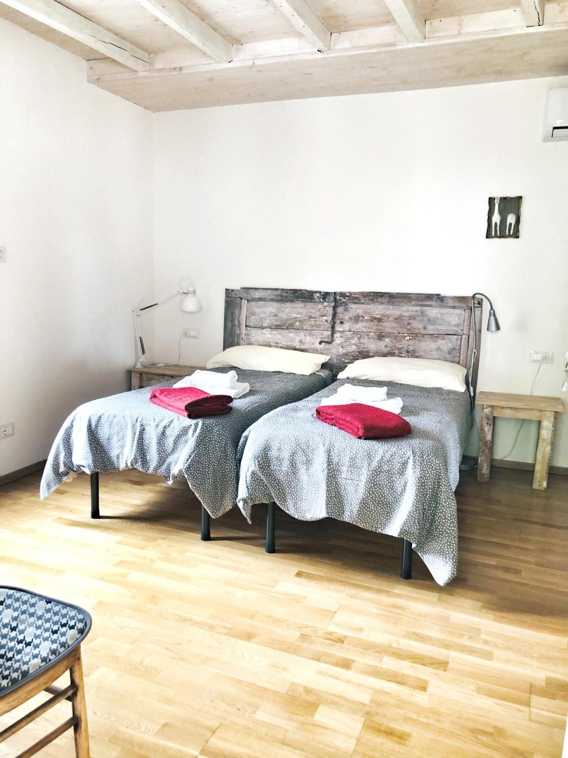 Small Double or Twin Room photo 1