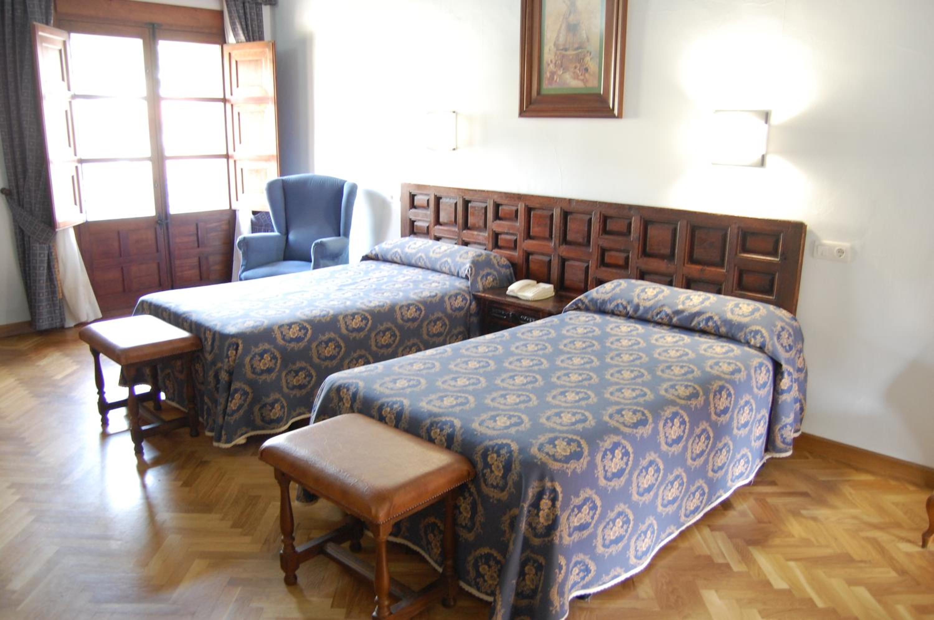 Twin Room with Courtyard View - Photo 1