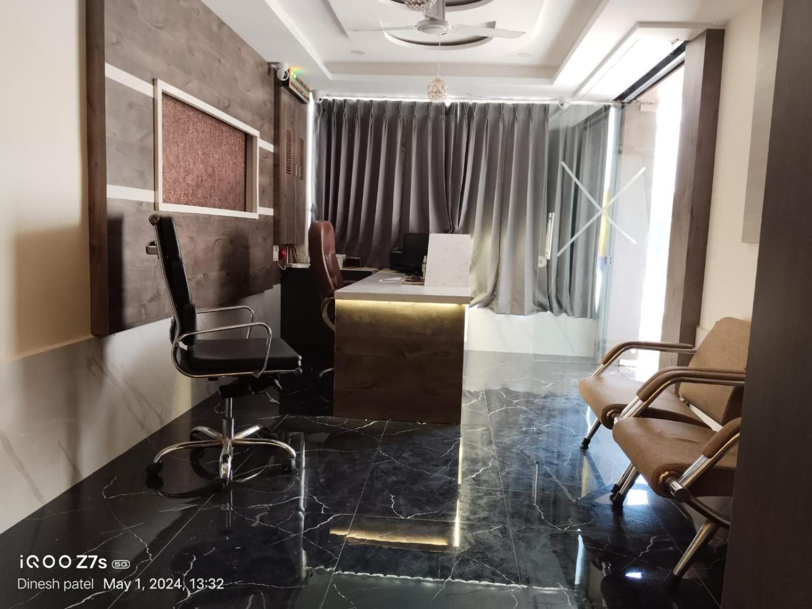 Deluxe Double Room (2 Adults + 1 Child) photo 2