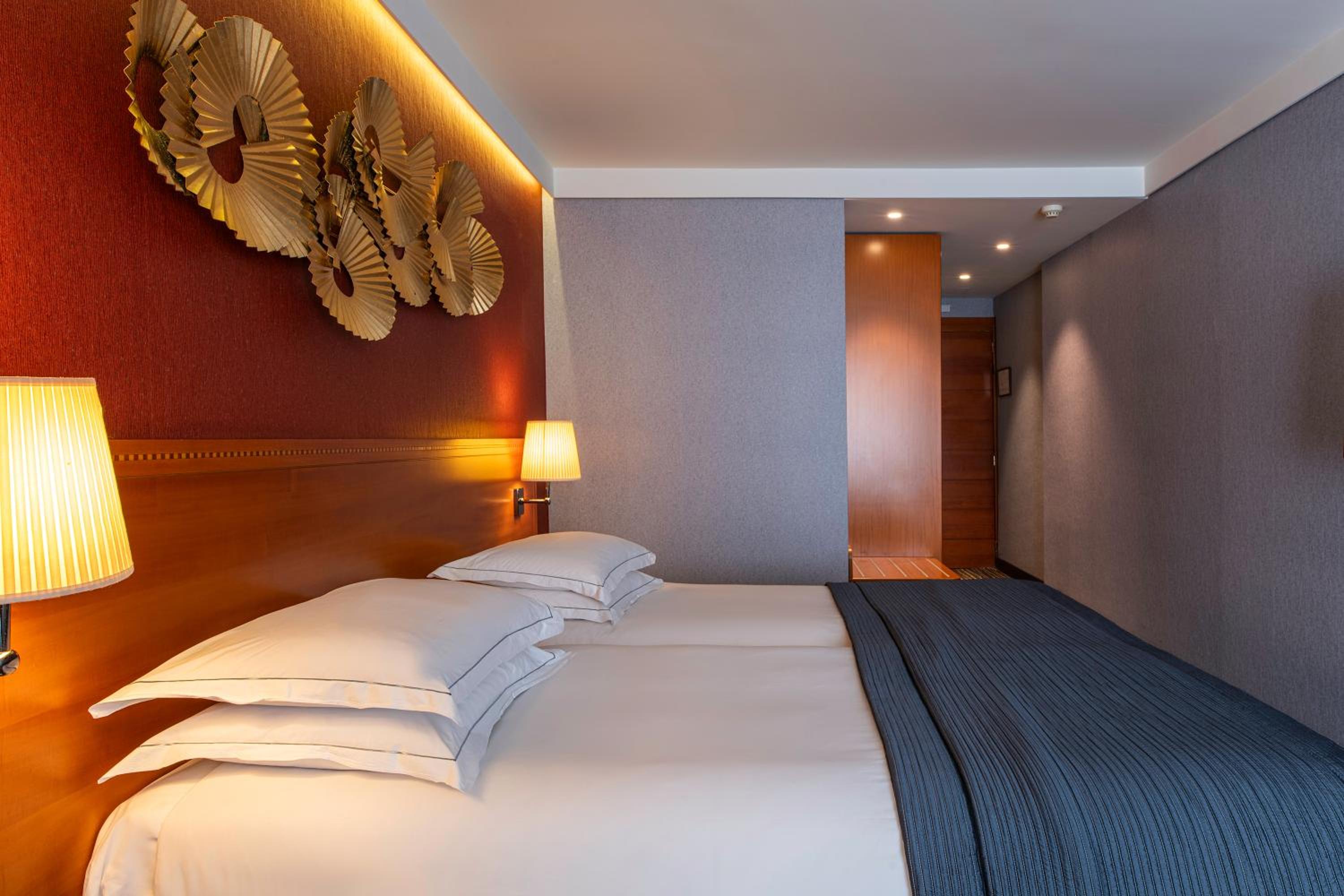 Classic Double or Twin Room - Photo 8