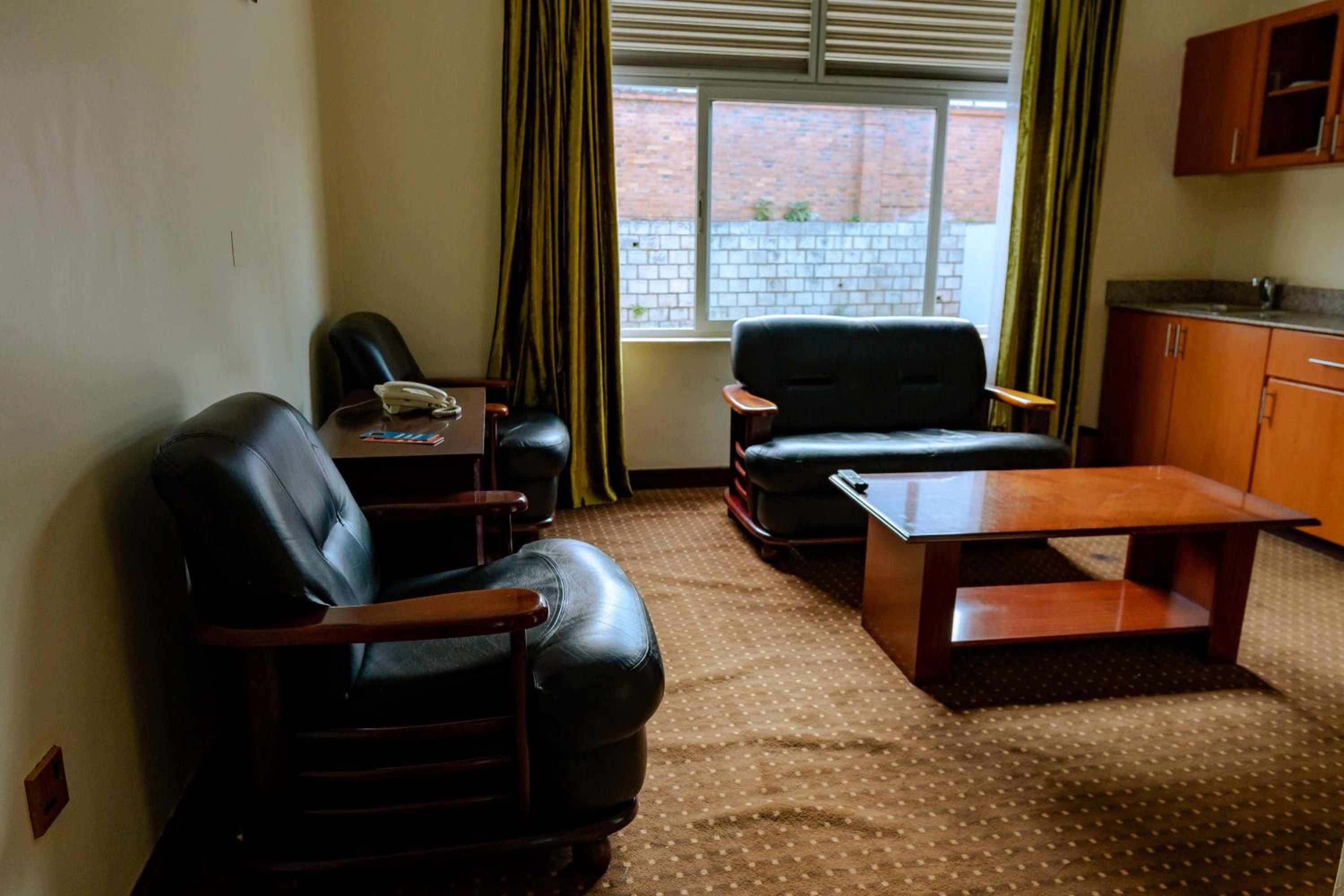 Deluxe Suite photo 3
