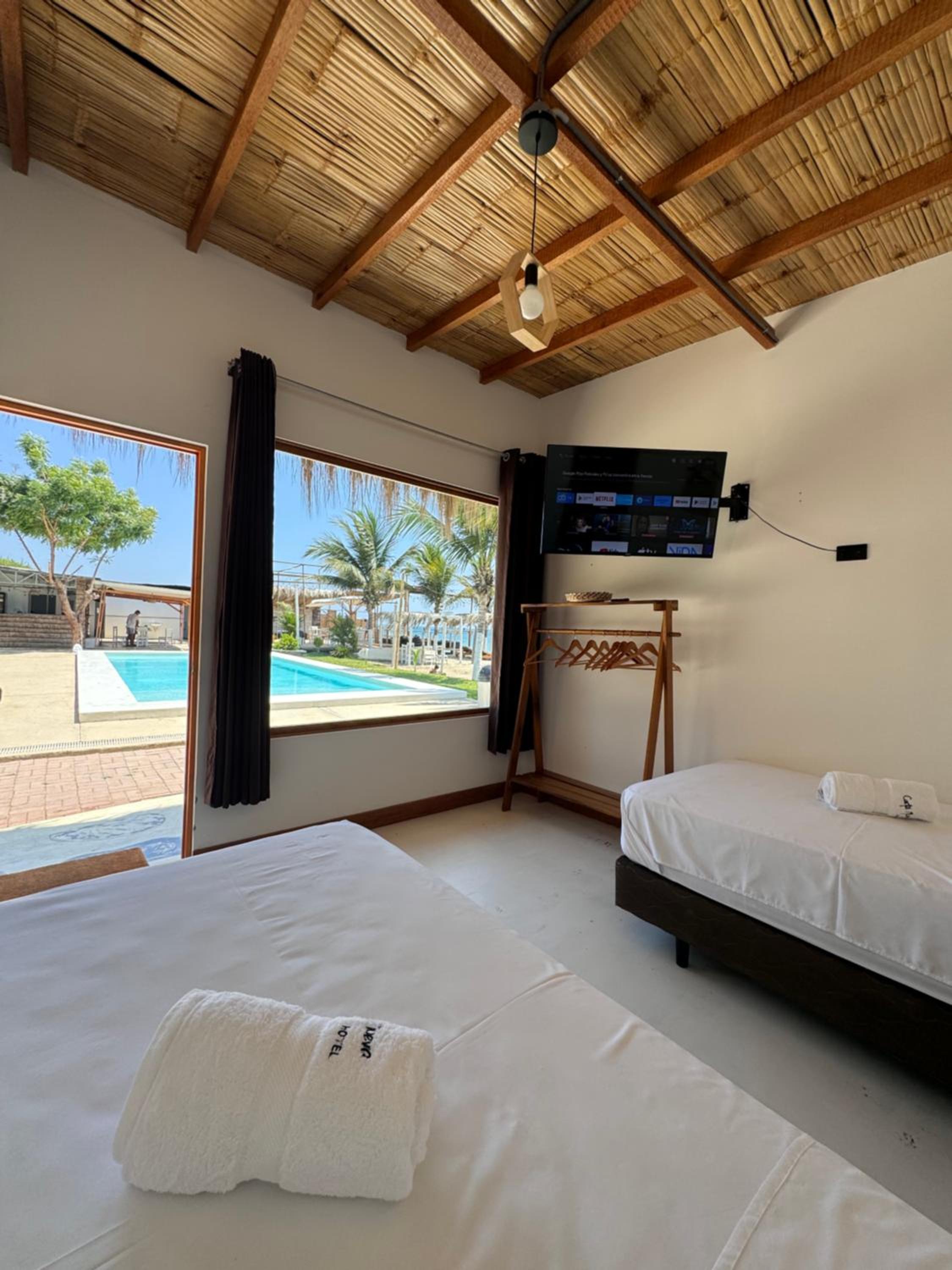 Twin Room With Pool View photo 1