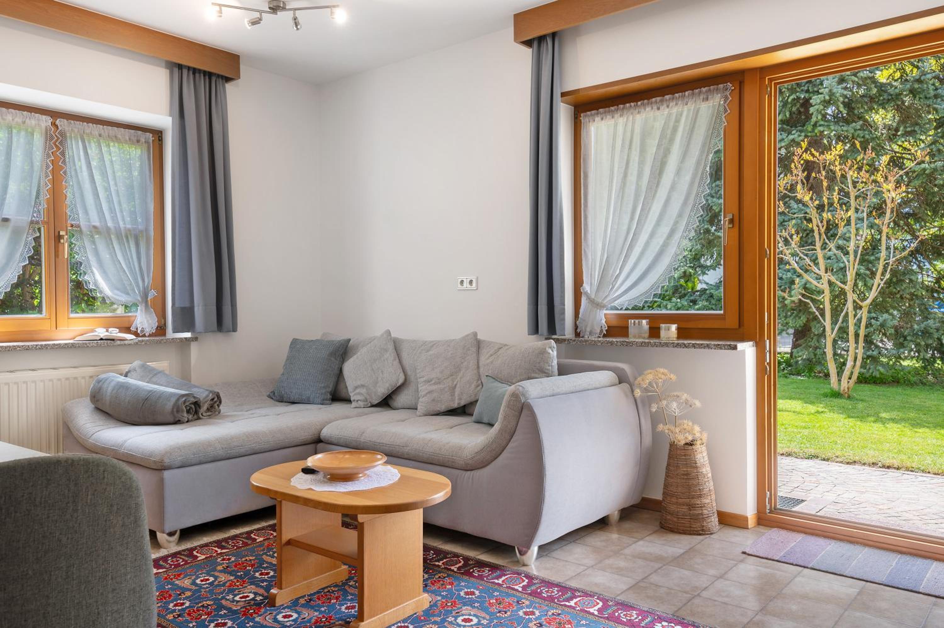 Two-Bedroom Deluxe Apartment with Garden View photo 1
