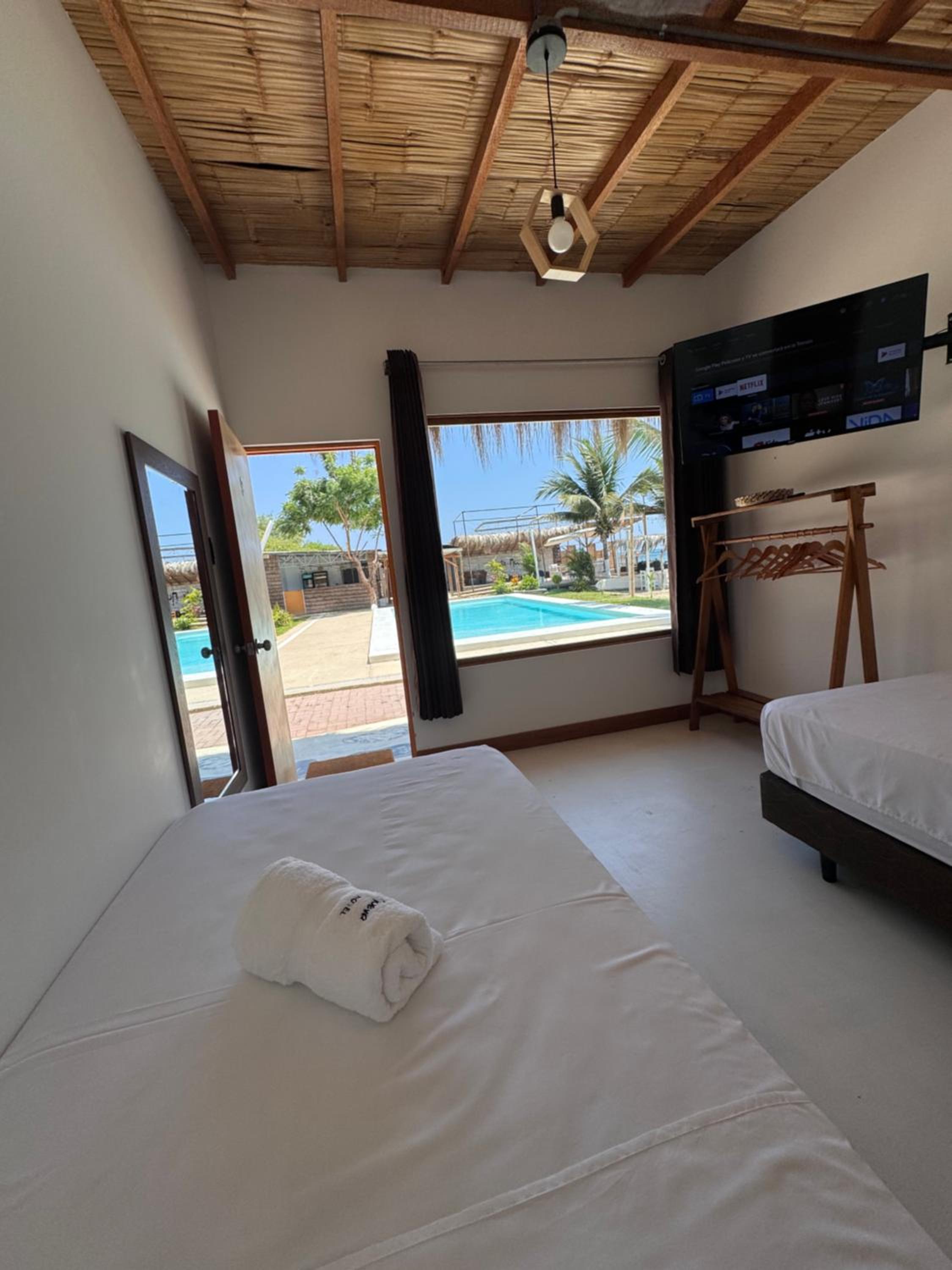 Twin Room With Pool View photo 3