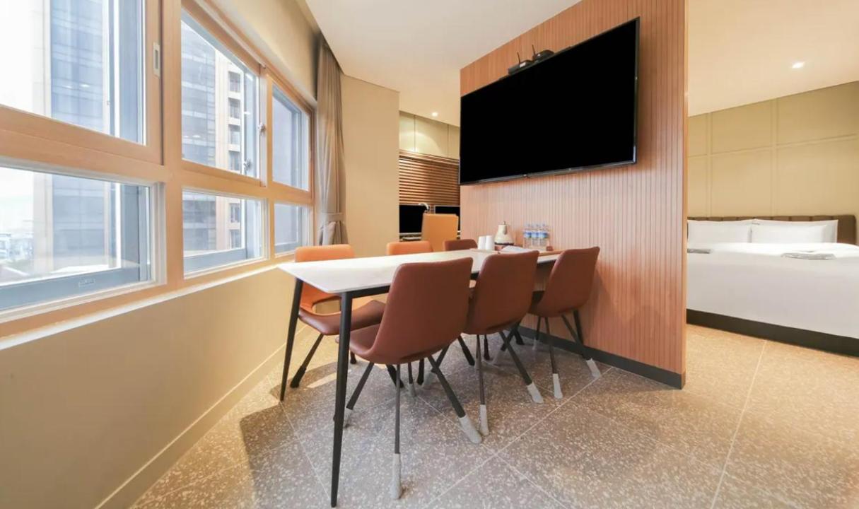 Queen Suite photo 1