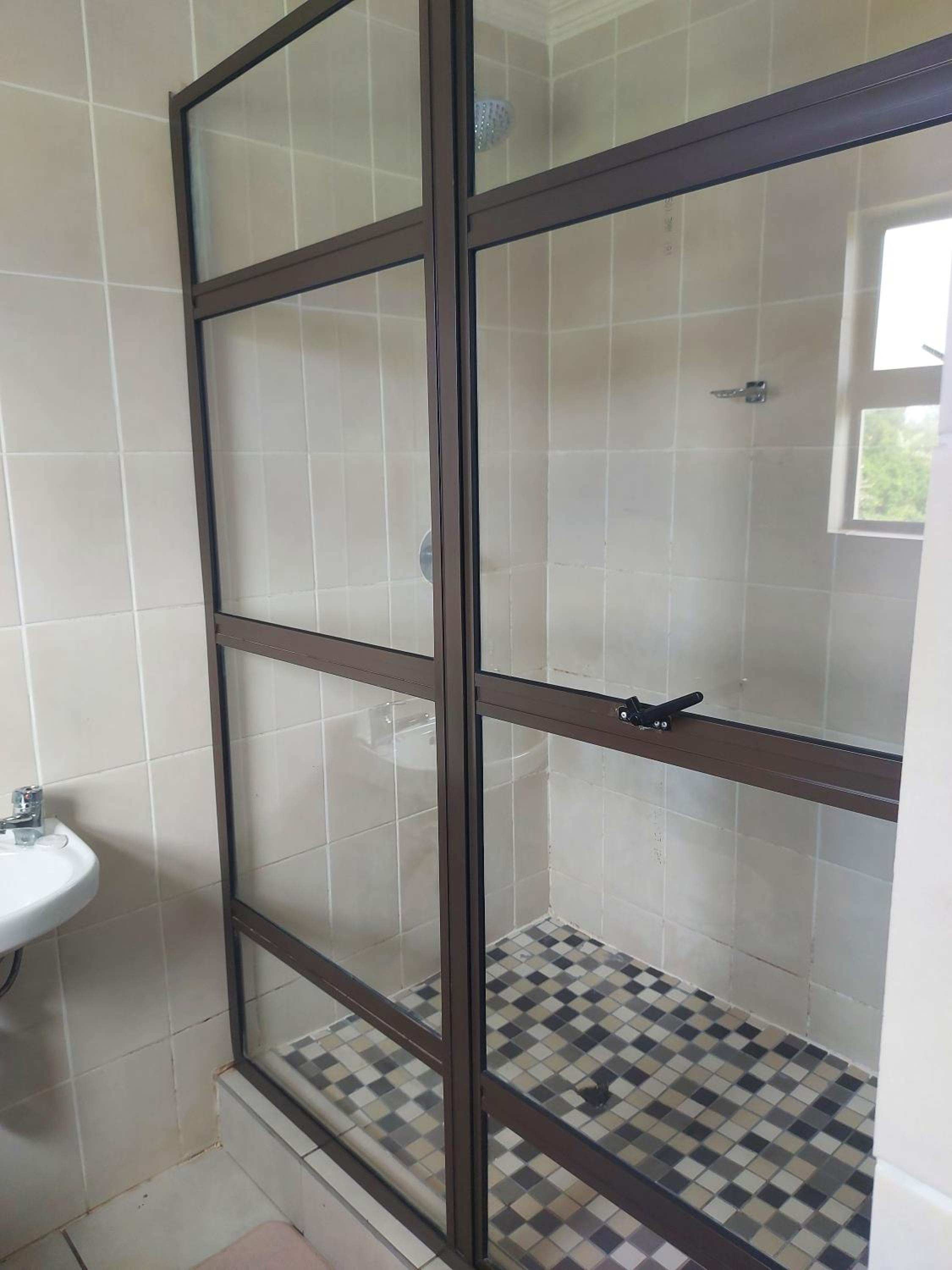 Classic Twin Room - Photo 12
