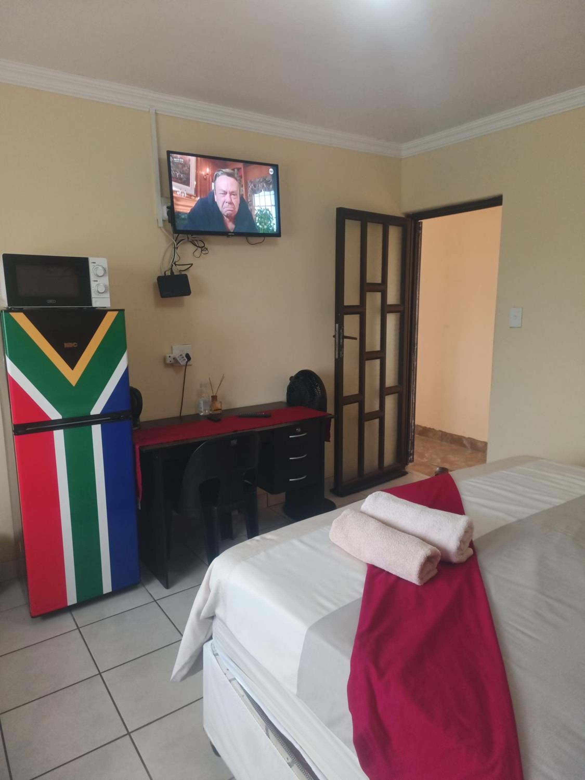 Classic Twin Room - Photo 3