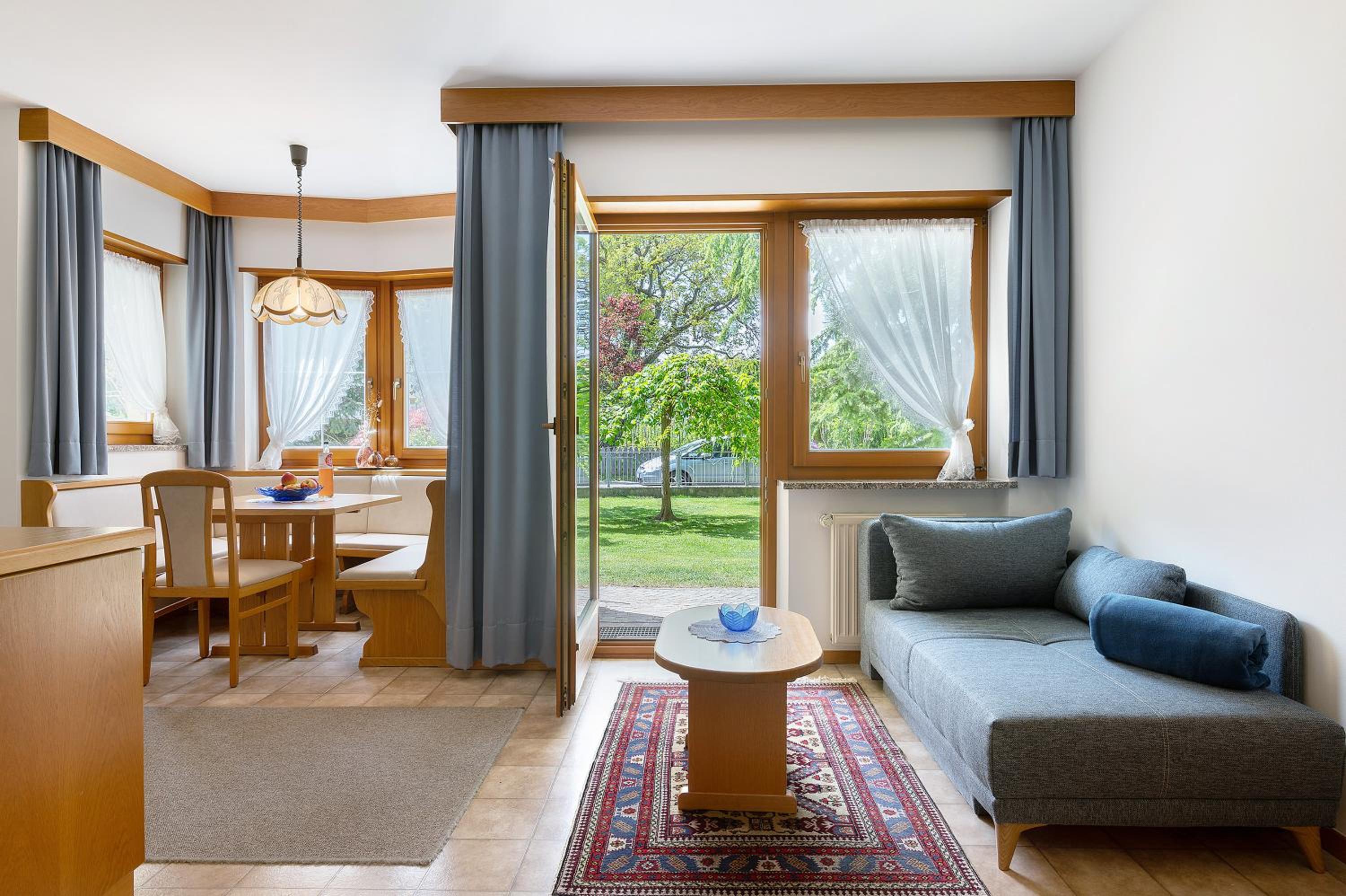 One-Bedroom Apartment with Garden View photo 1
