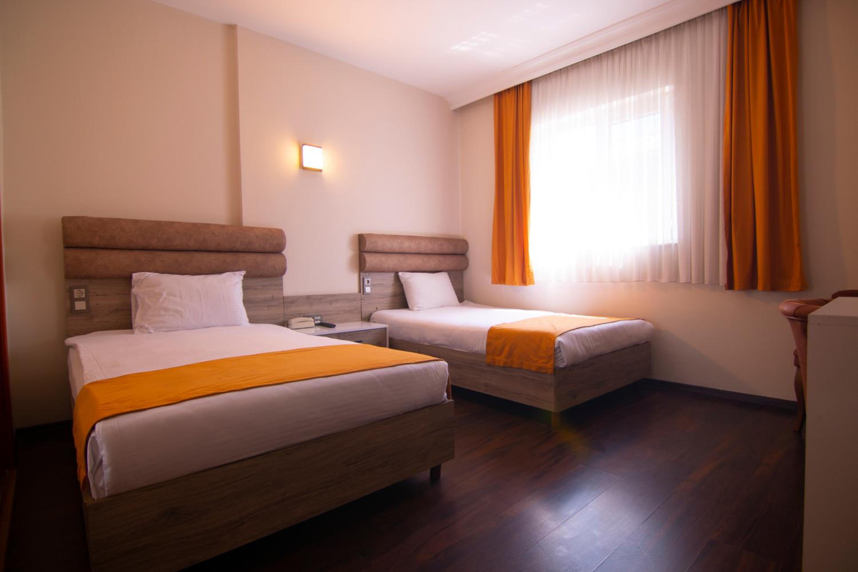 Standard Double or Twin Room photo 3
