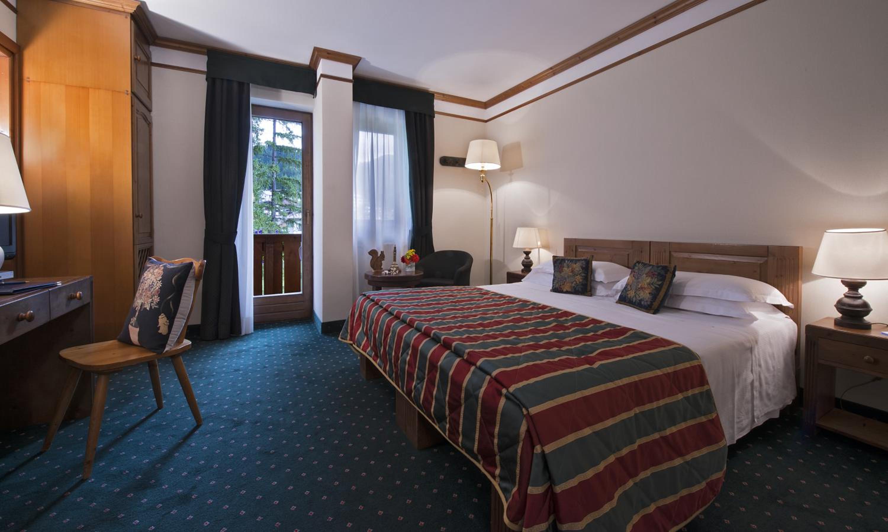 Double Room with Balcony and Mountain View - Photo 4