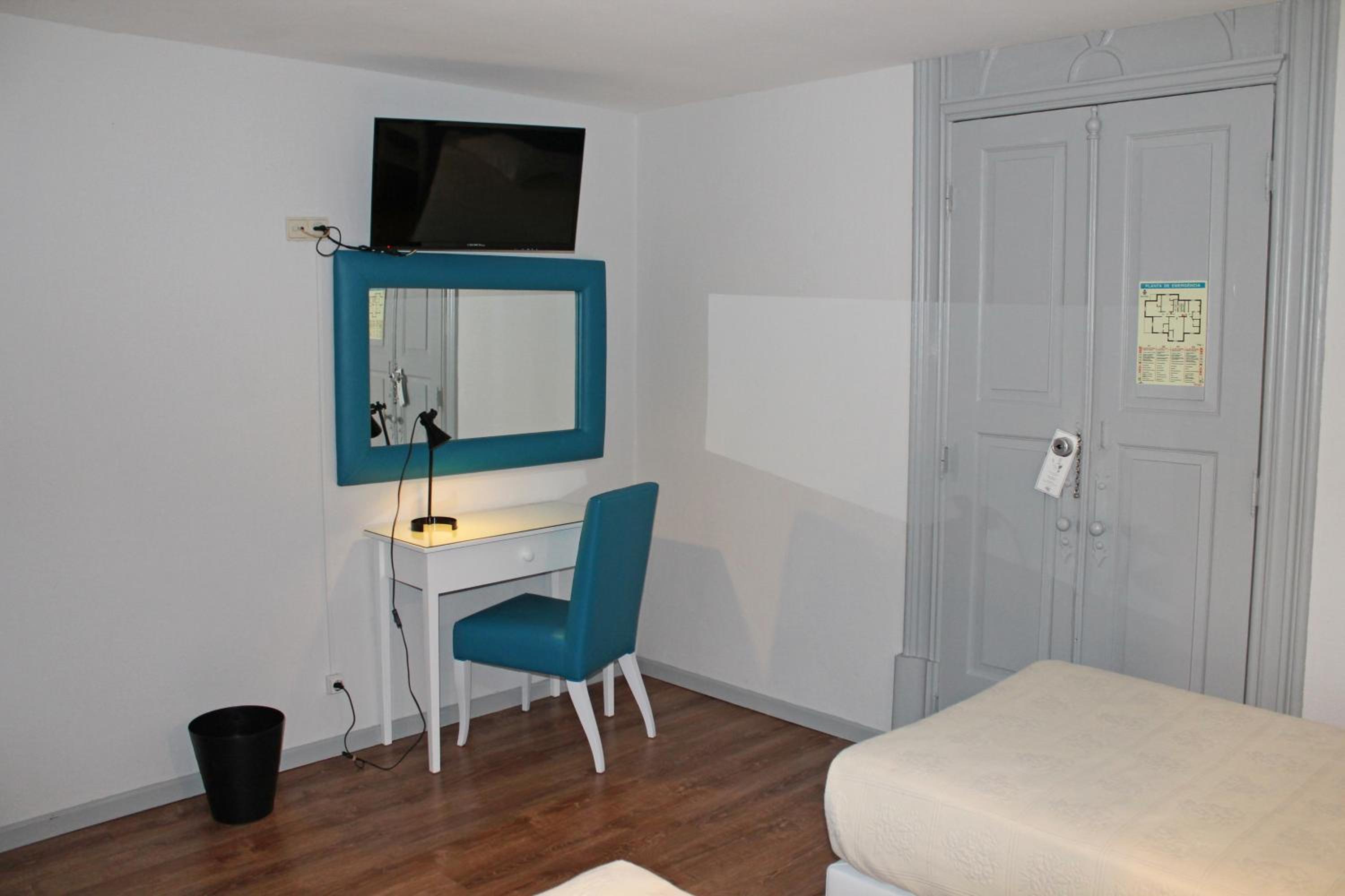 Quadruple Room - Photo 3