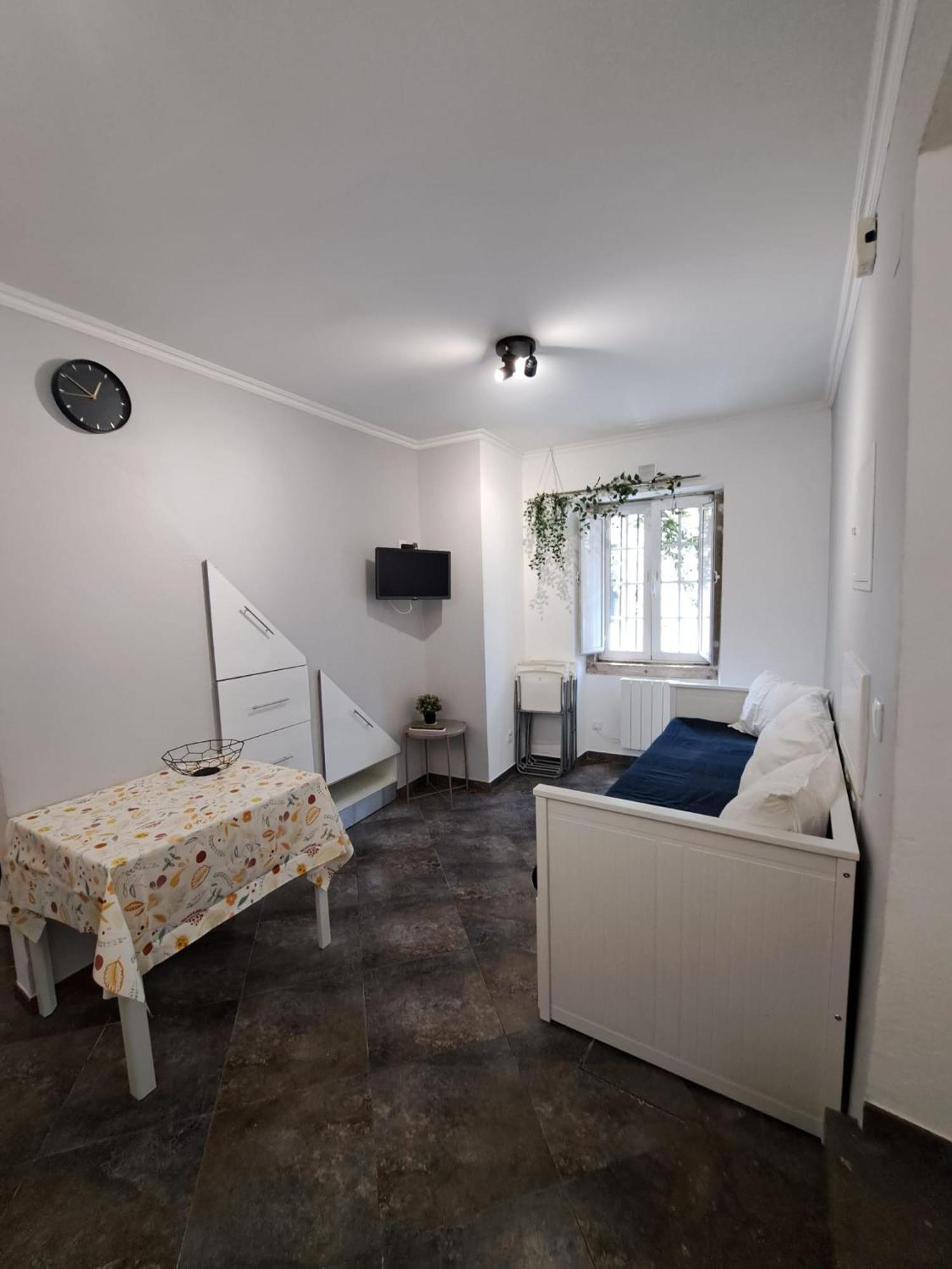 Apartment - Ground Floor - Photo 1