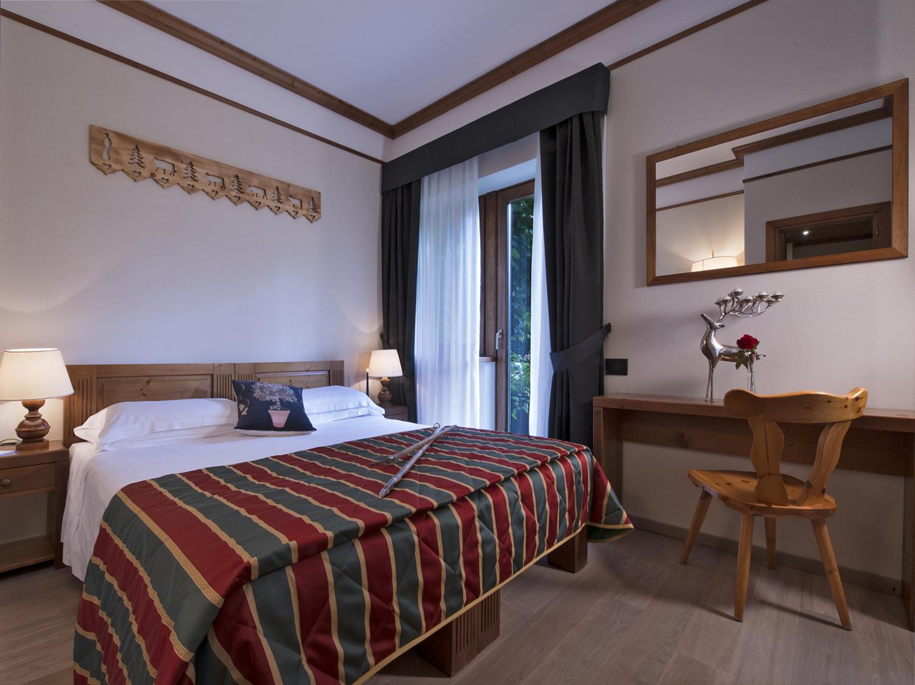 Suite - Photo 1