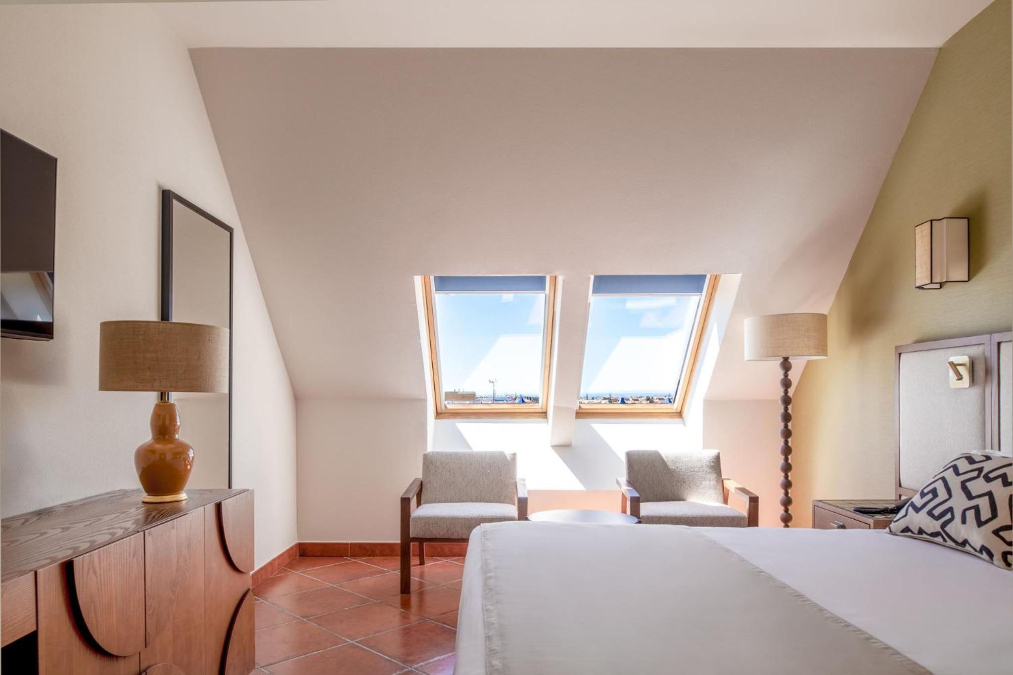 Double room with sloping ceilings photo 3