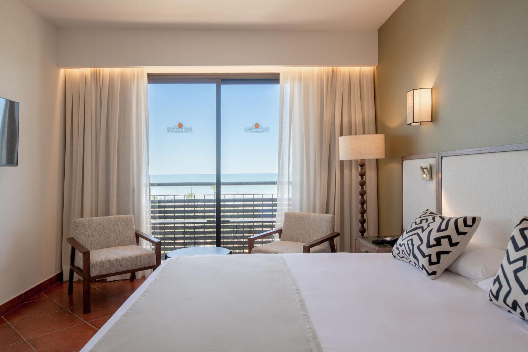 Junior Suite with Sea View - Photo 3
