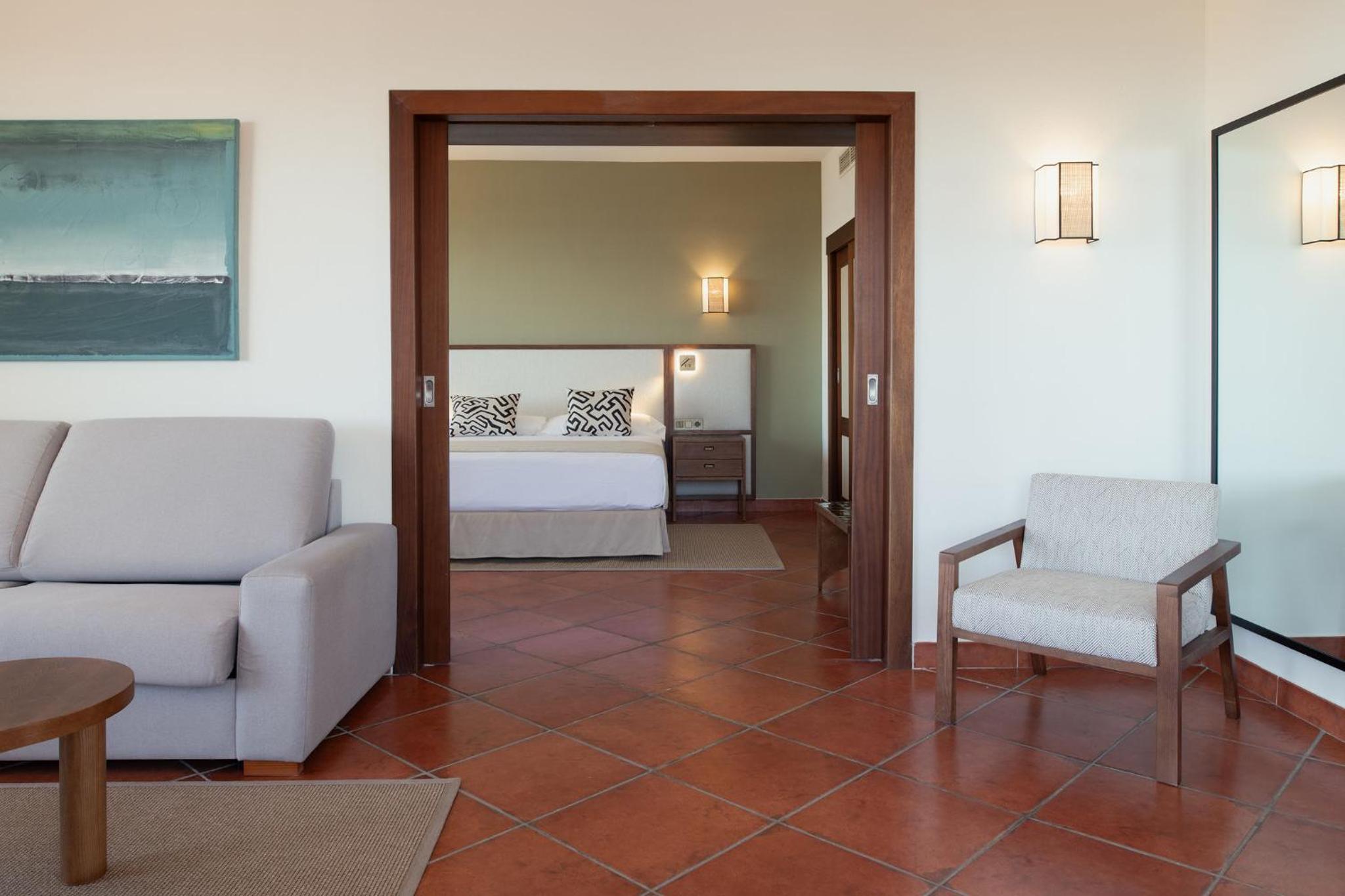 Junior Suite with Sea View - Photo 13