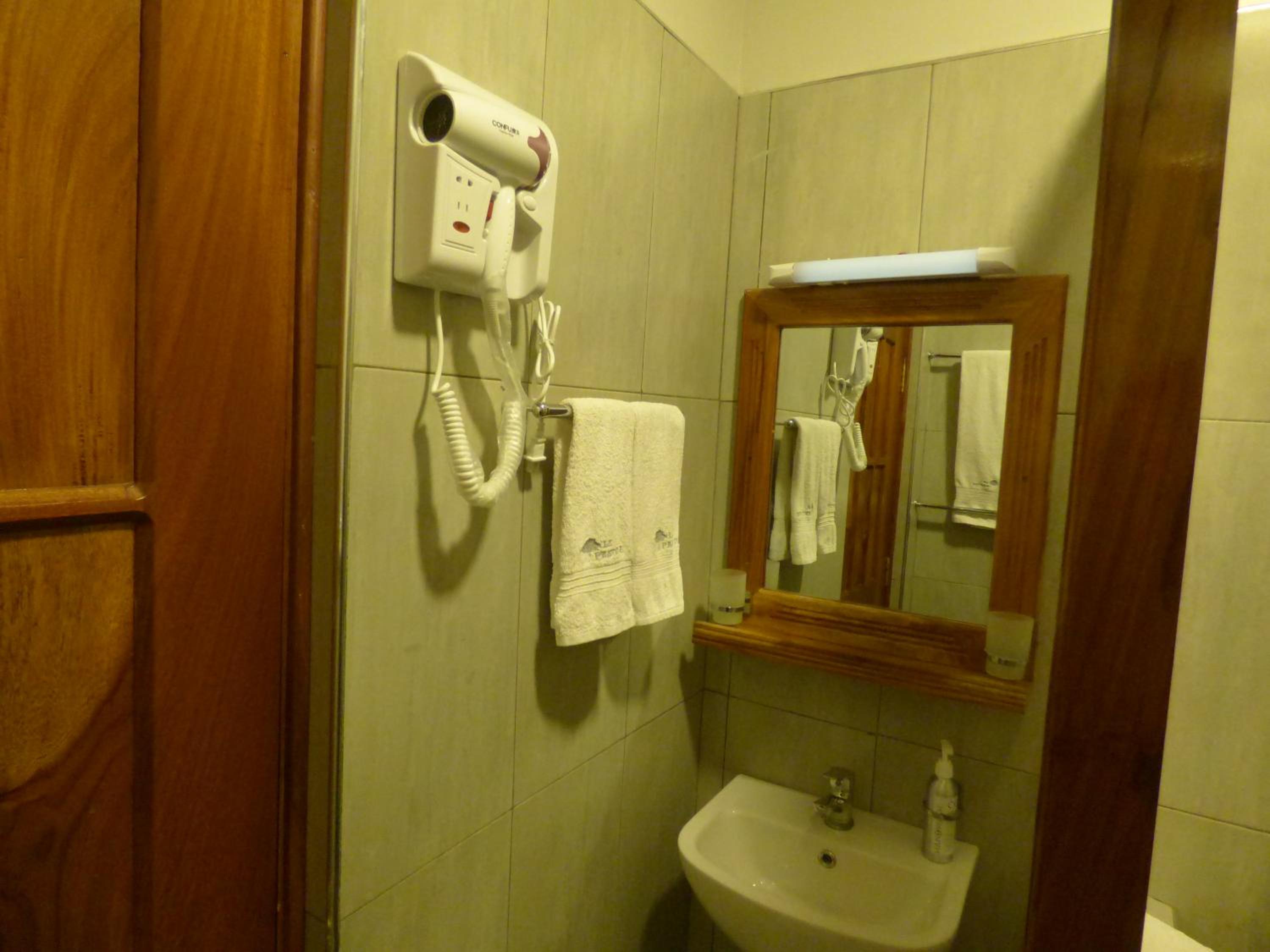Standard Double or Twin Room - Photo 2