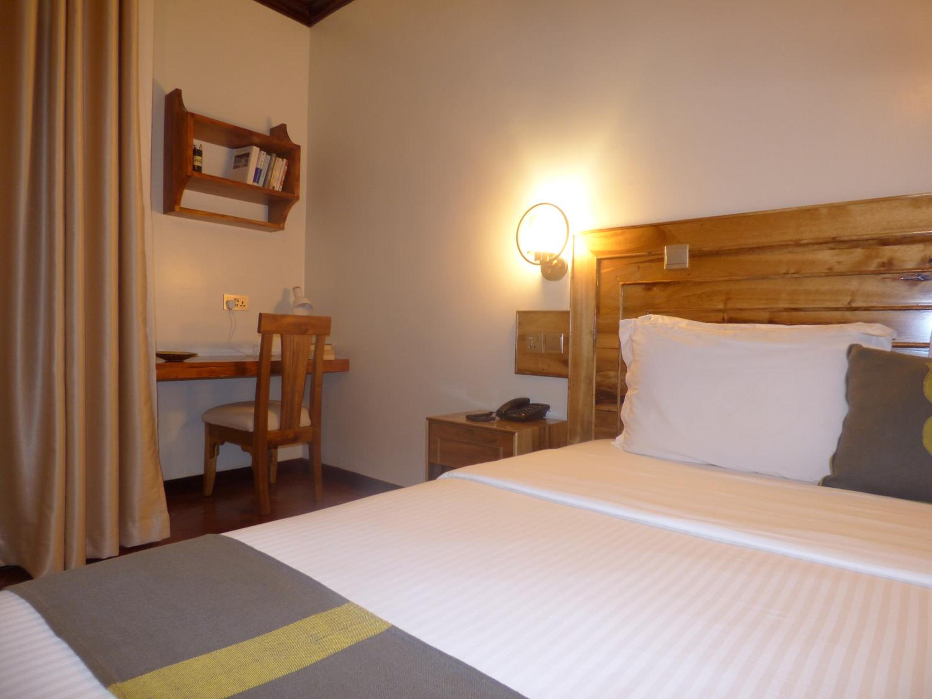 Deluxe Double Room with Balcony - Photo 12