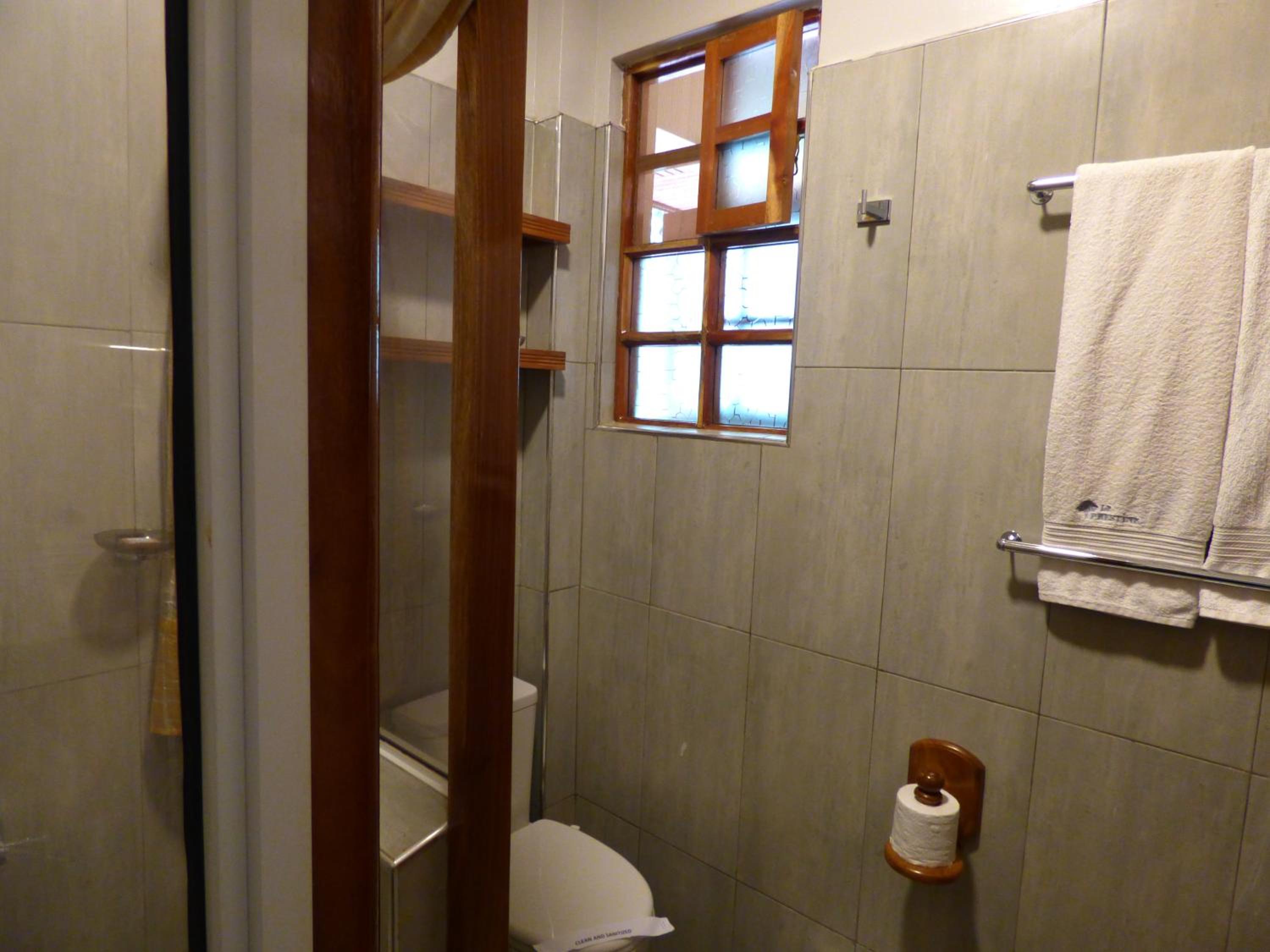 Standard Double or Twin Room - Photo 3