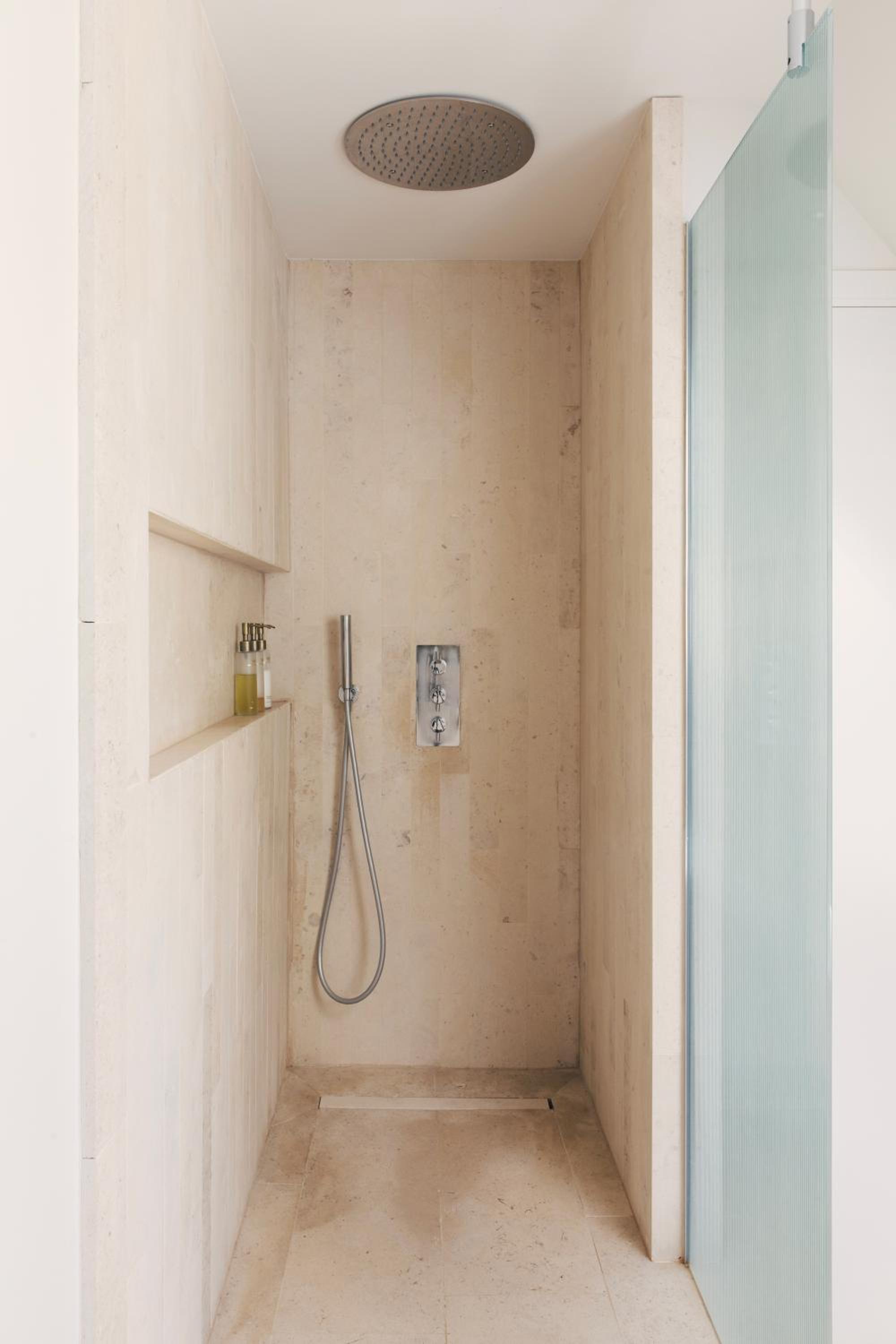 Executive Suite - Photo 12