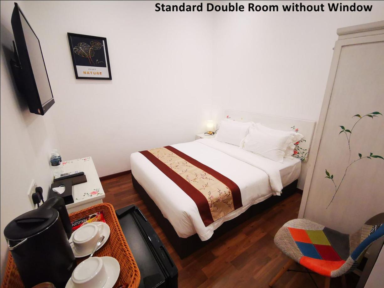 Standard Double Room Windowless - Photo 2
