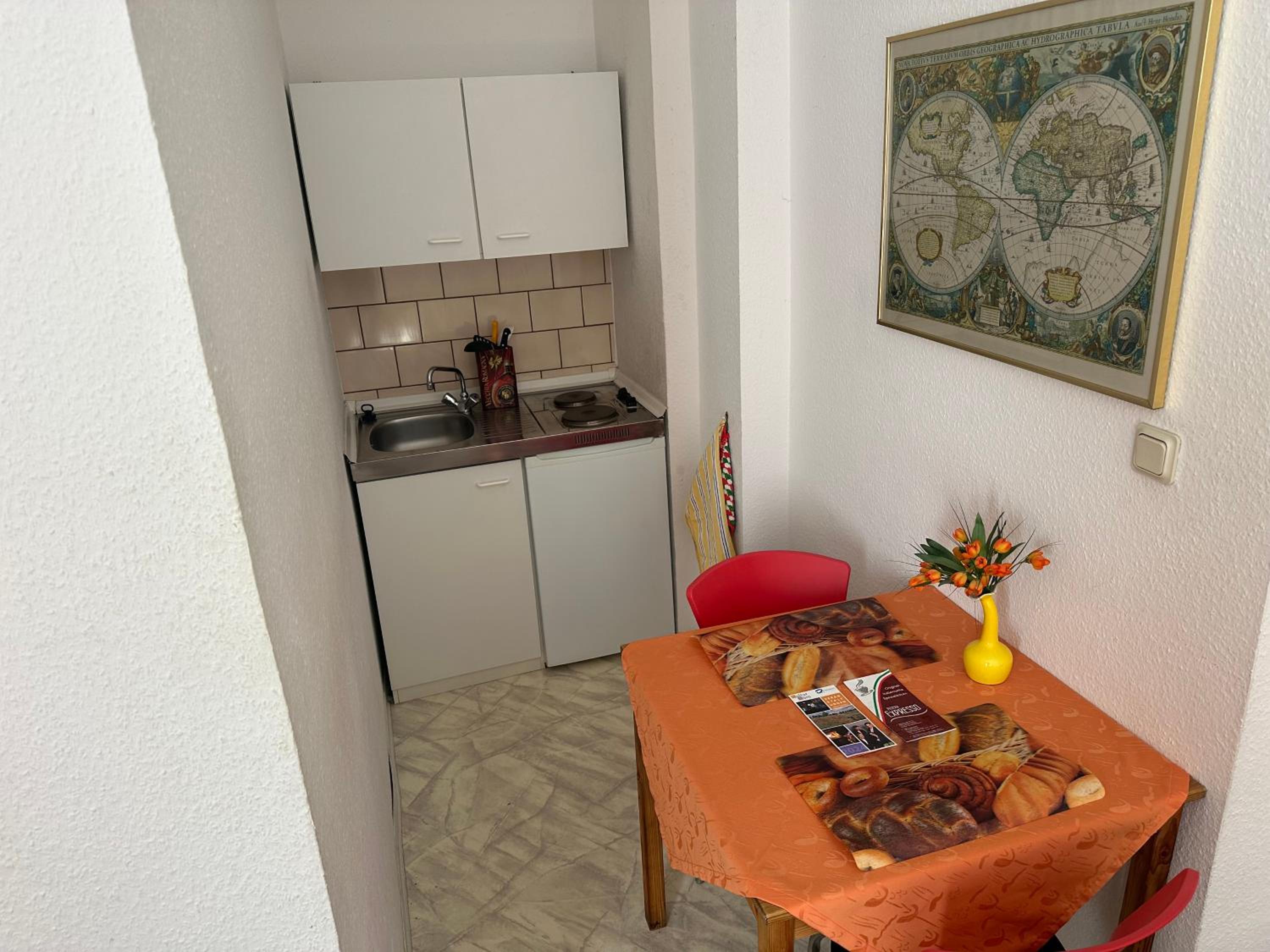 Double Room with Private Bathroom photo 3