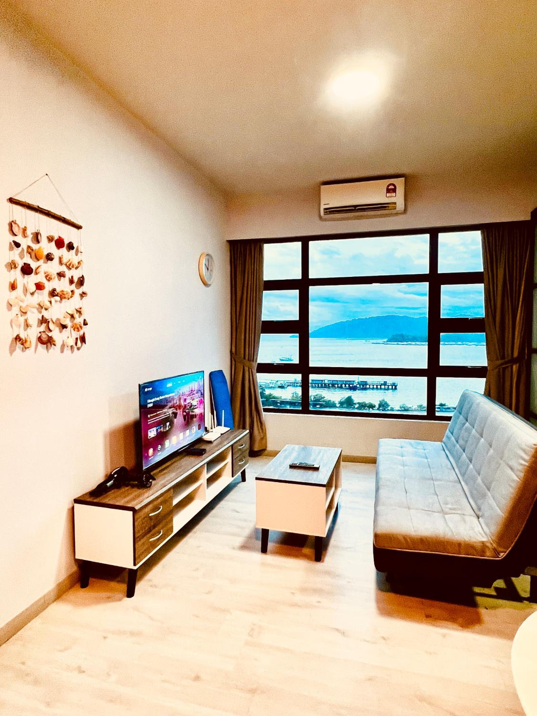 Apartment with Sea View - Photo 4