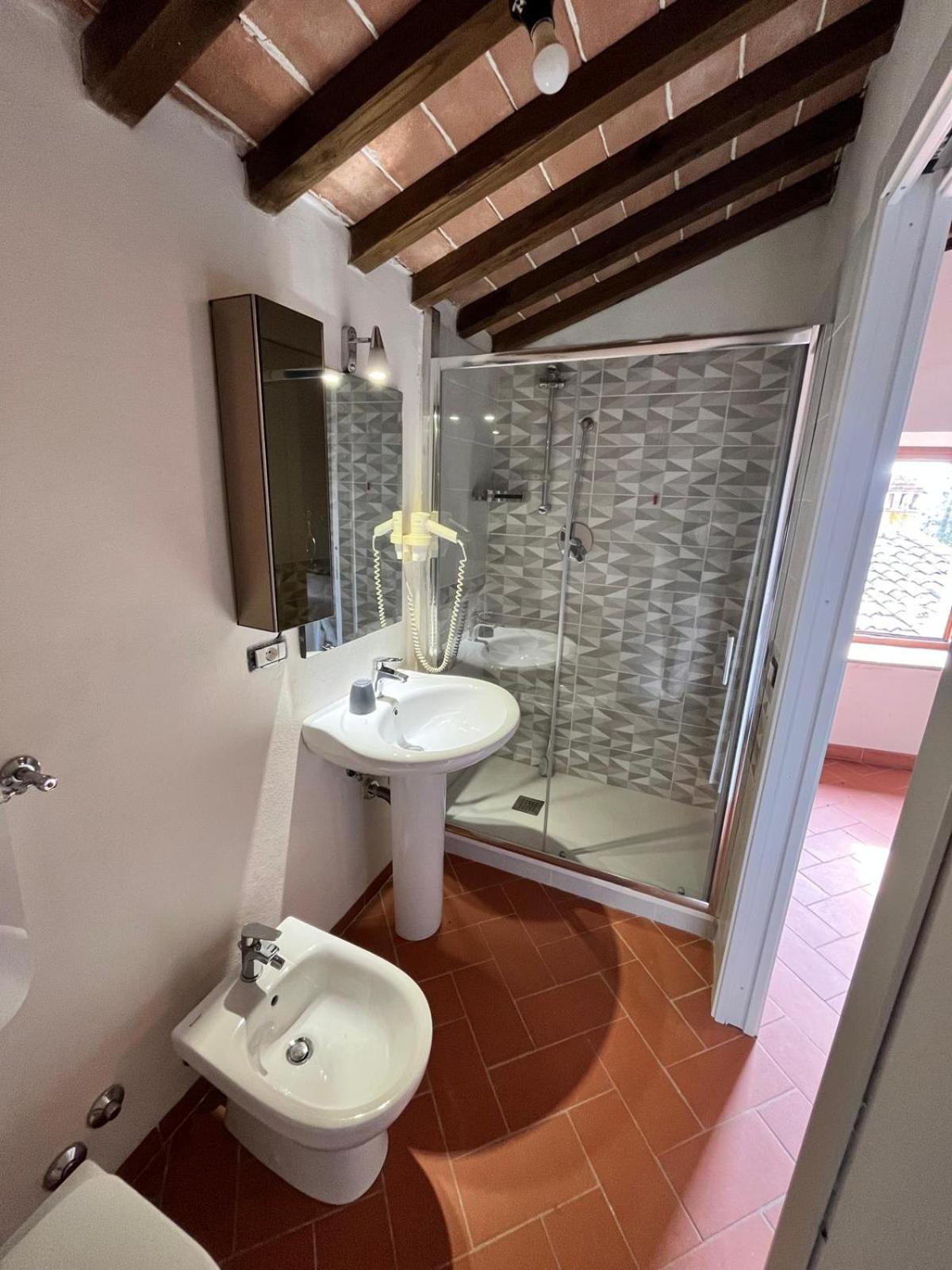 Triple Room with Private Bathroom photo 2