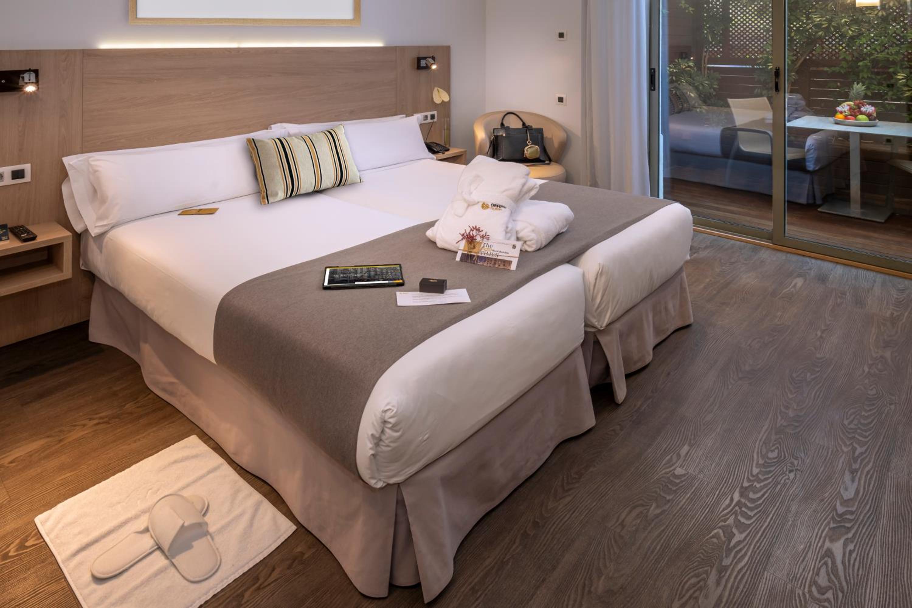 Habitación Doble Deluxe con Balcón