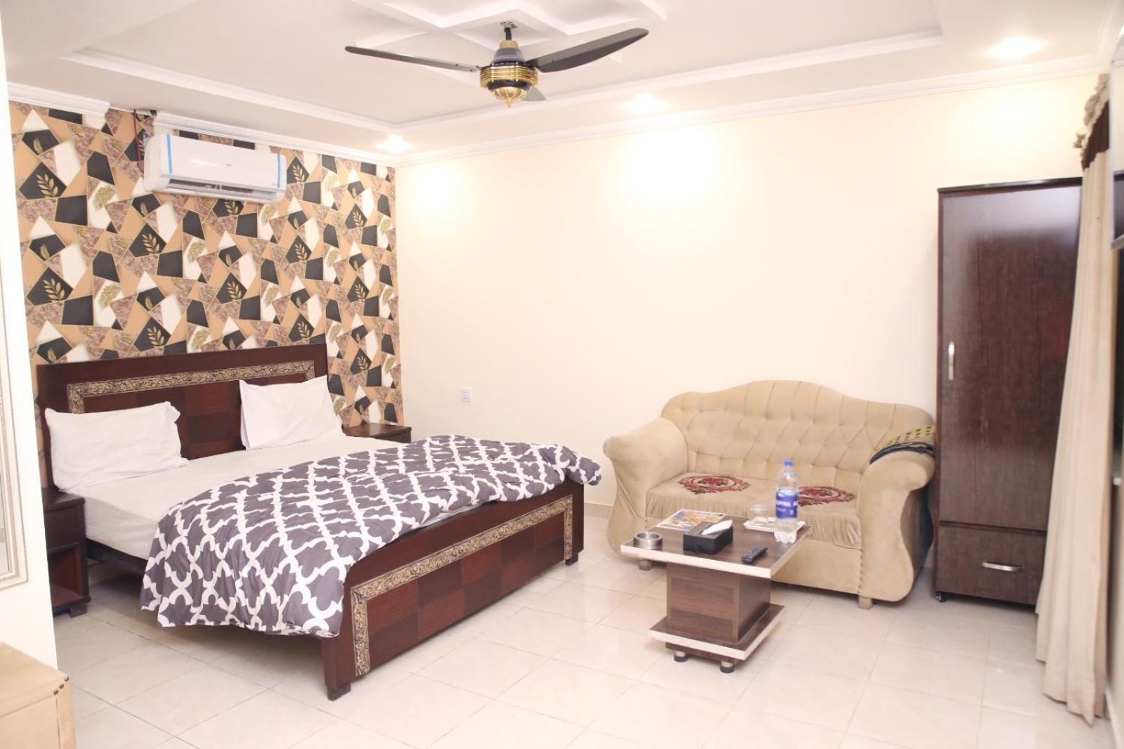 Deluxe Double or Twin Room photo 1