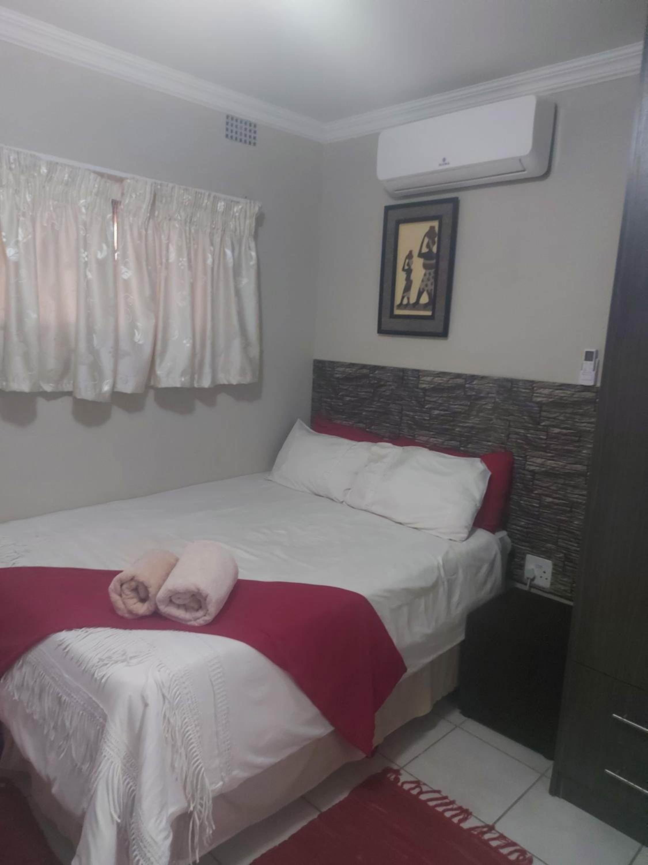 Double Room with Private Bathroom - Photo 6