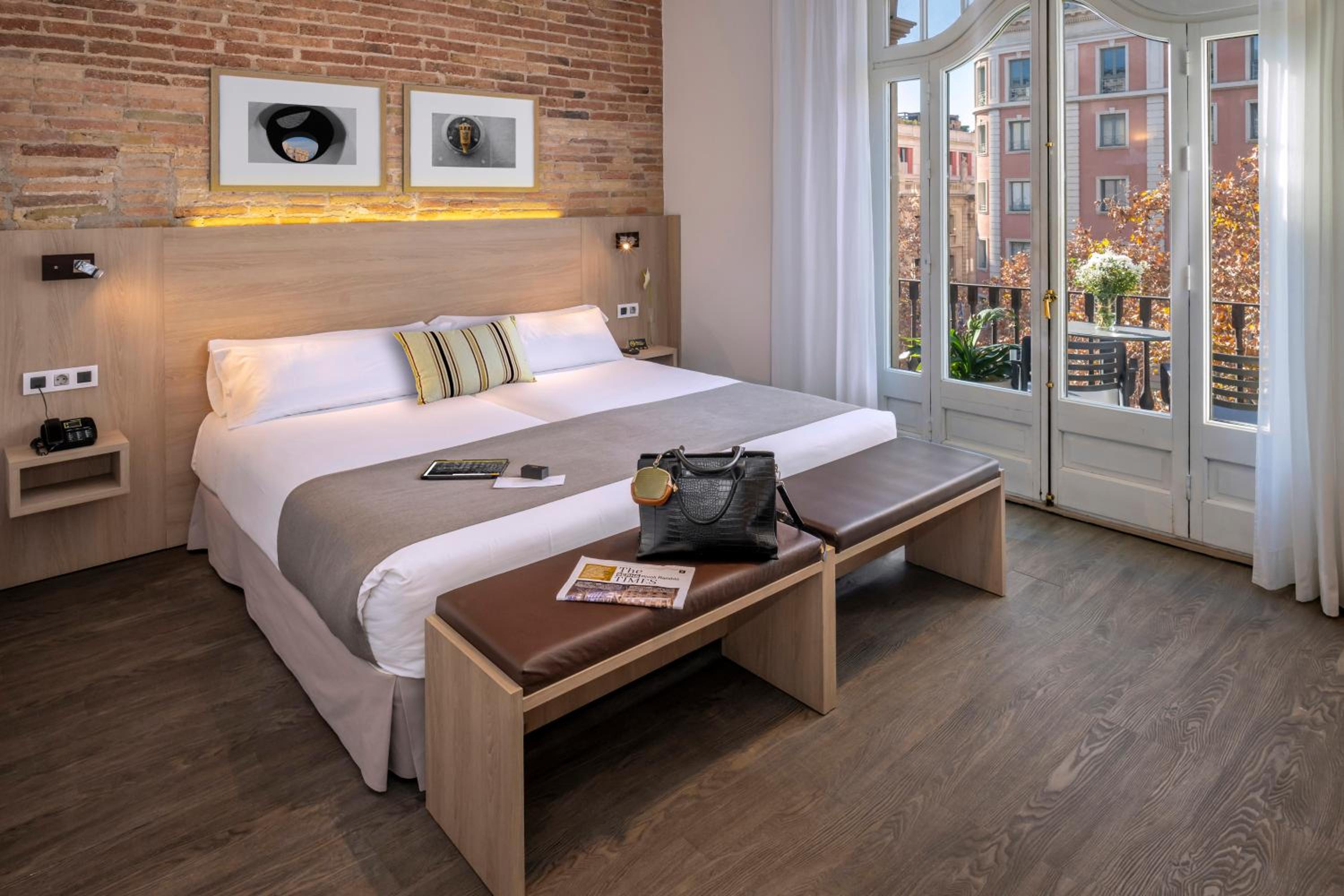 Habitación Doble o Twin Deluxe con Balcón y vistas a la Rambla