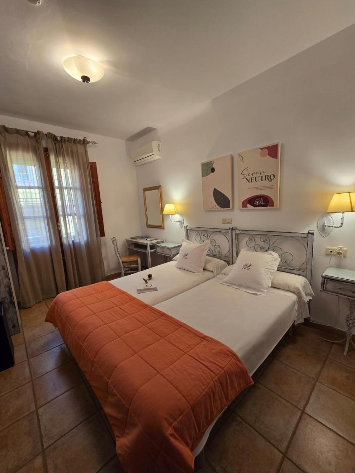 Habitación Doble con Jardín