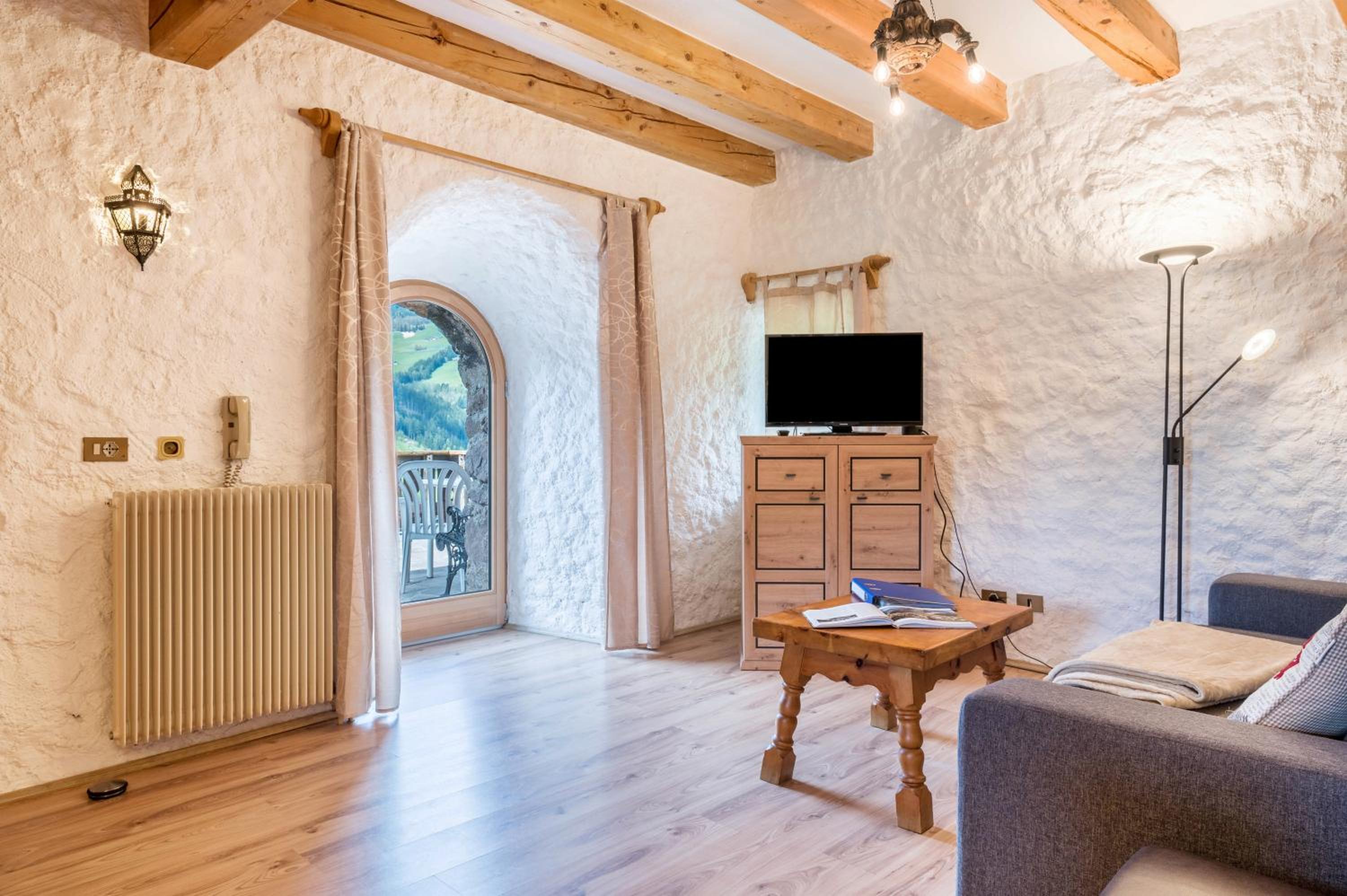 One-Bedroom Apartment with Garden View