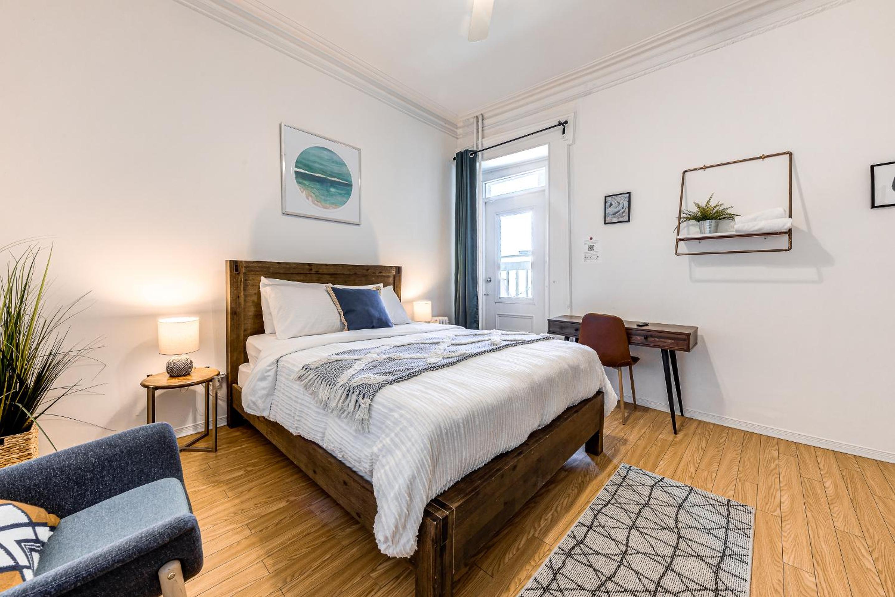 Standard Queen Room