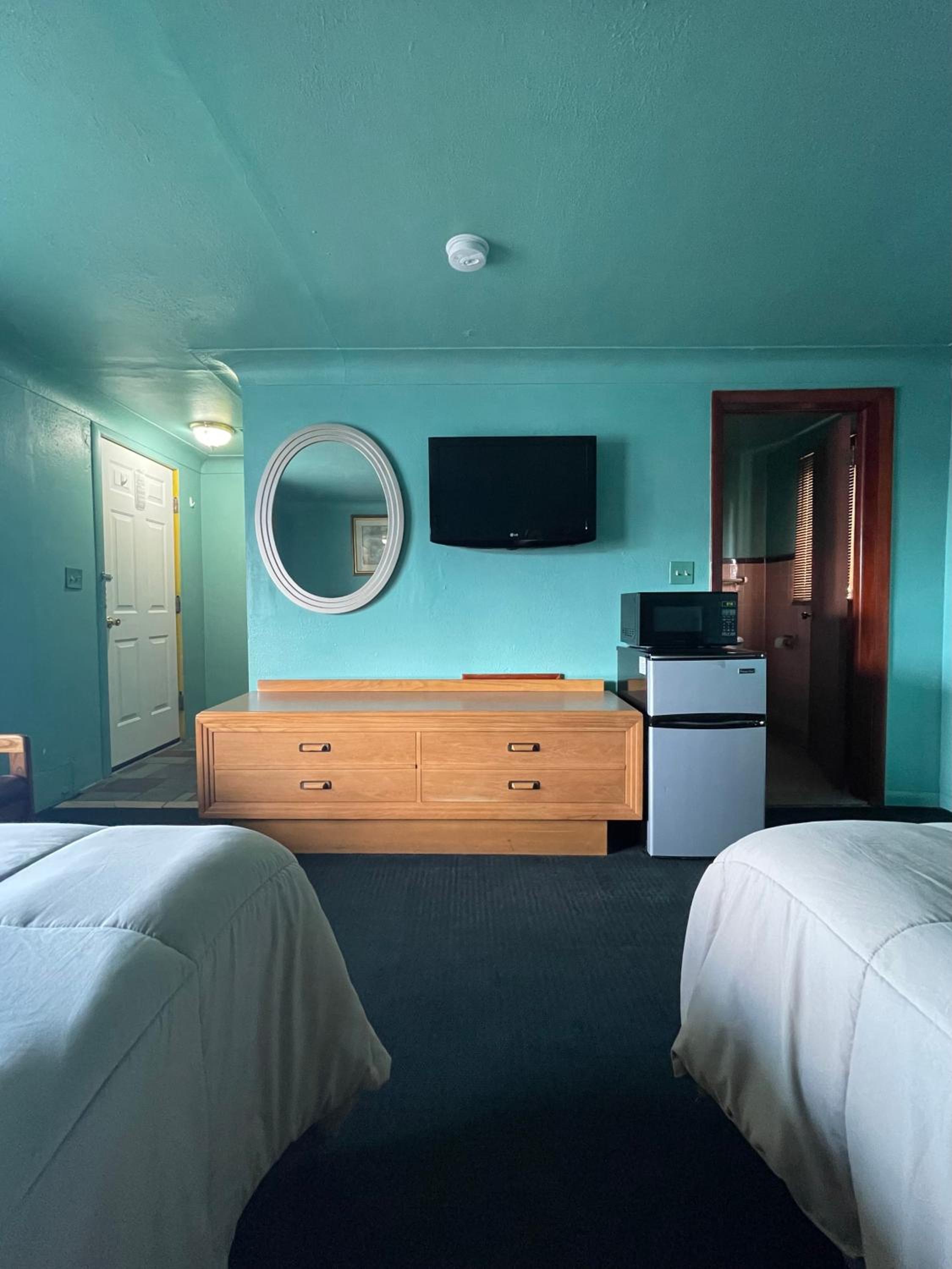 Standard Double Room - Non-Smoking  - Photo 10