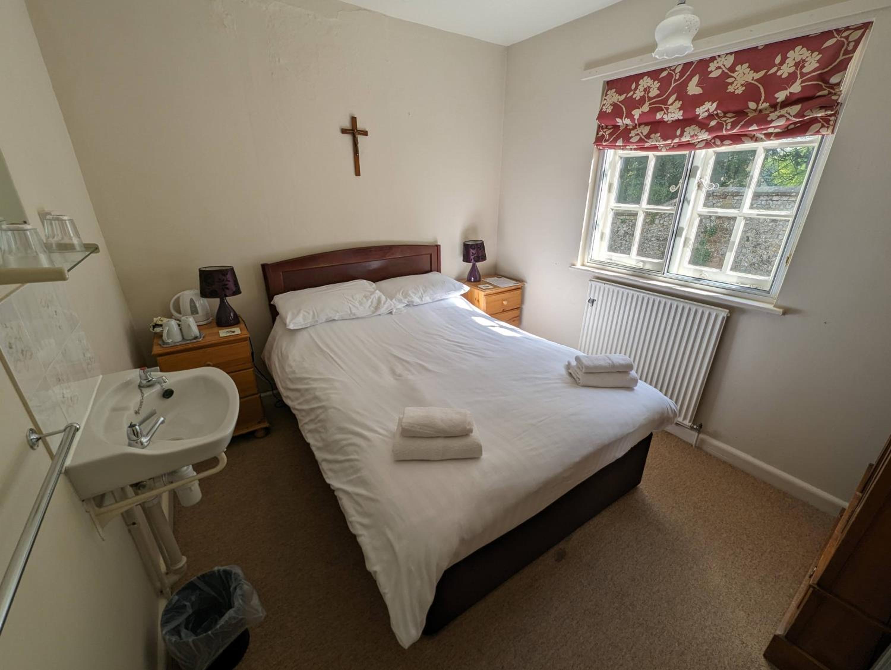 Double Room with Shared Bathroom photo 2