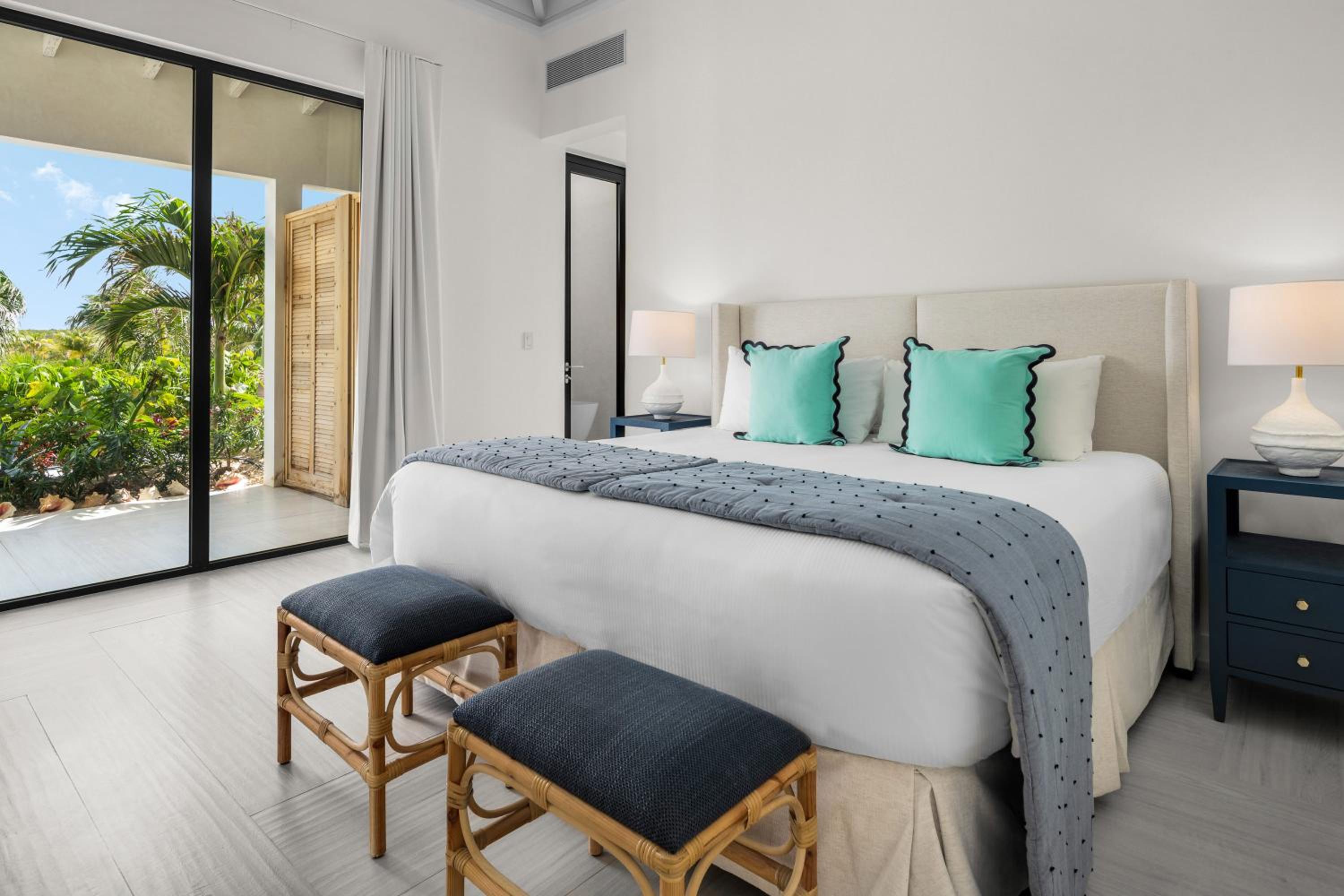 Sunset Point Two Bedroom Beachfront Bungalow With Private Pool