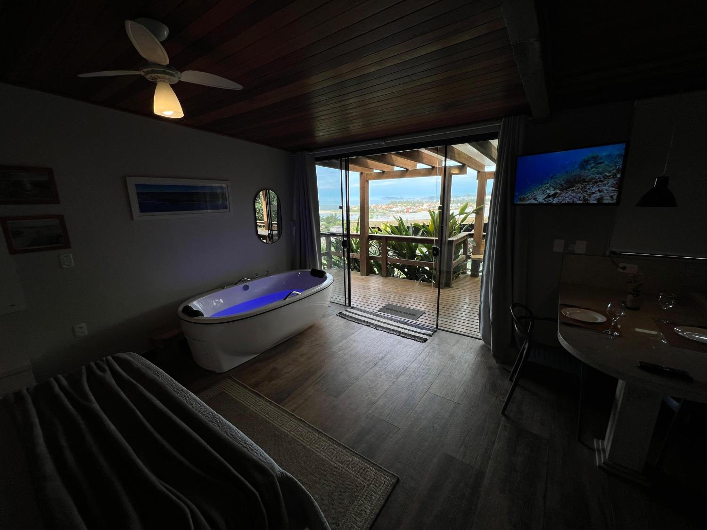Suite with Spa Bath photo 1