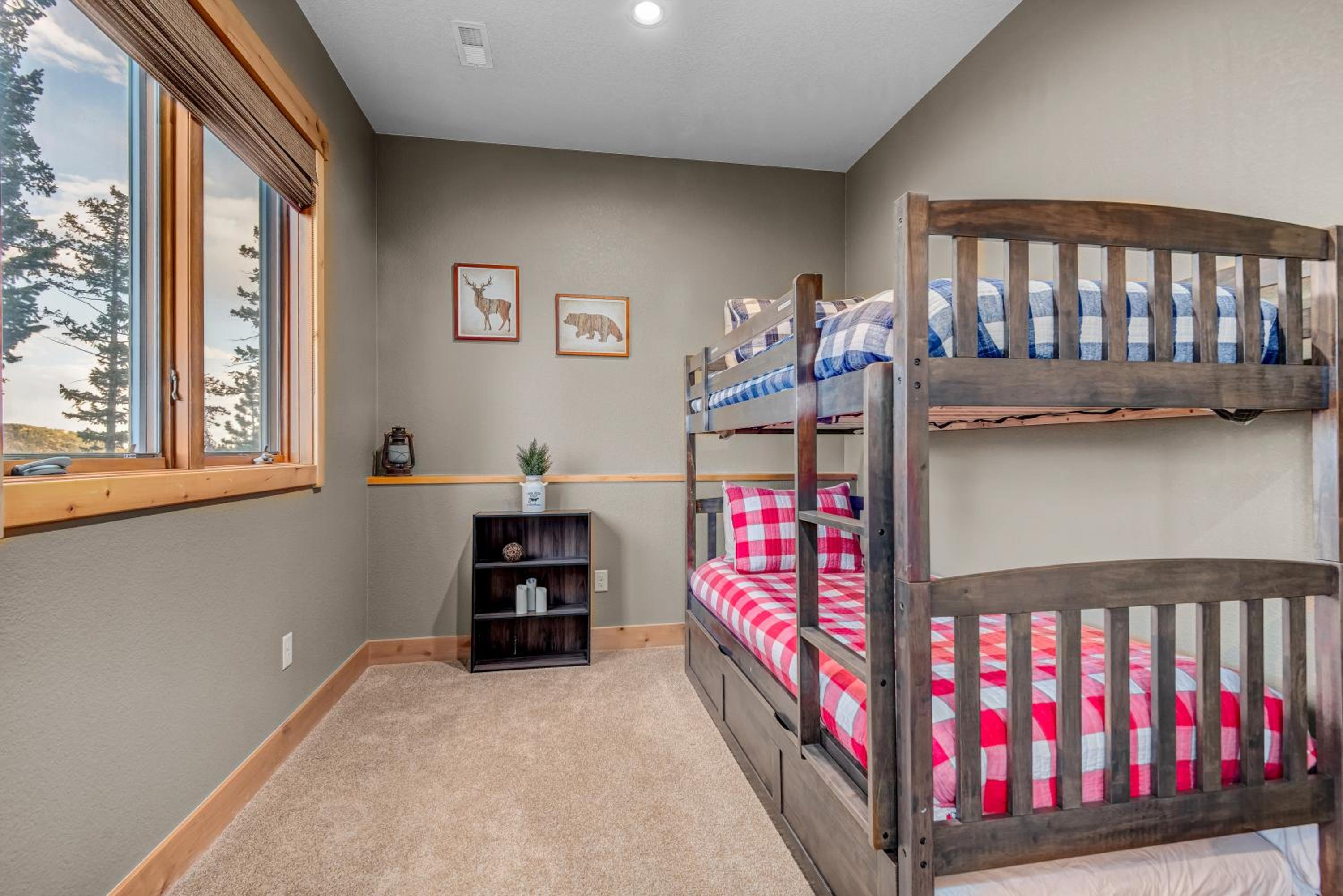 Four-Bedroom House photo 2