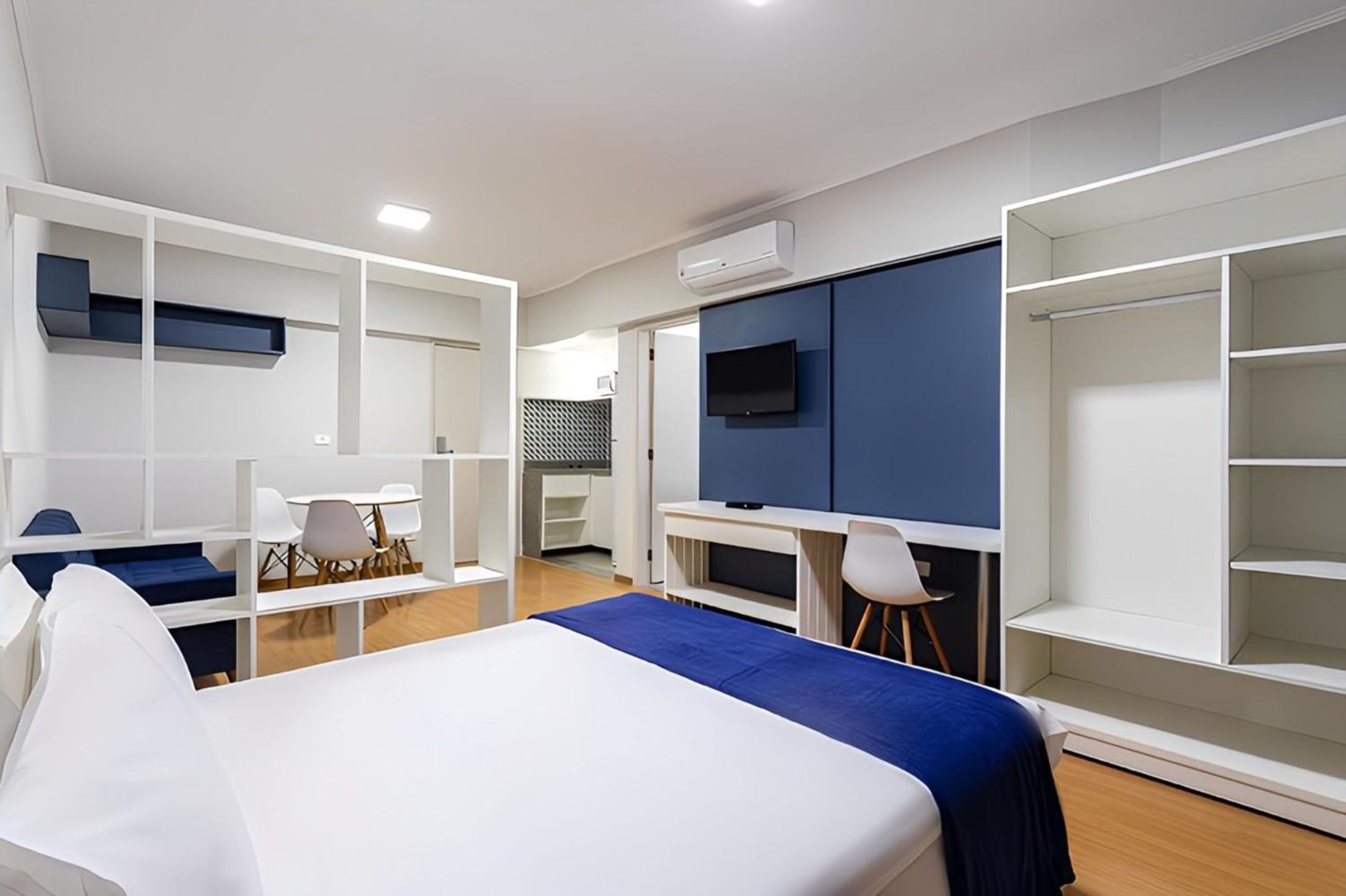 Studio - Photo 3