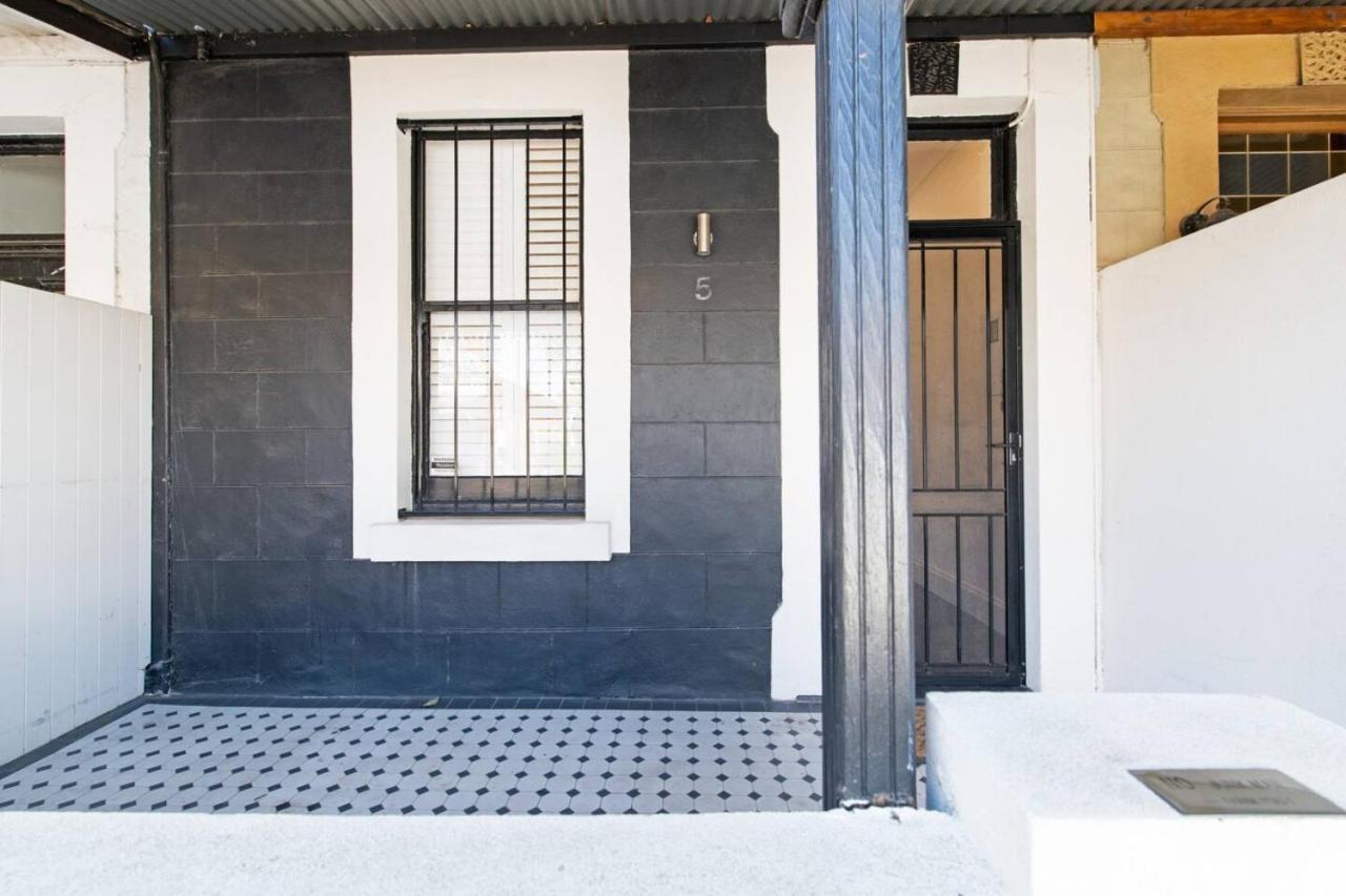 Two-Bedroom House photo 2