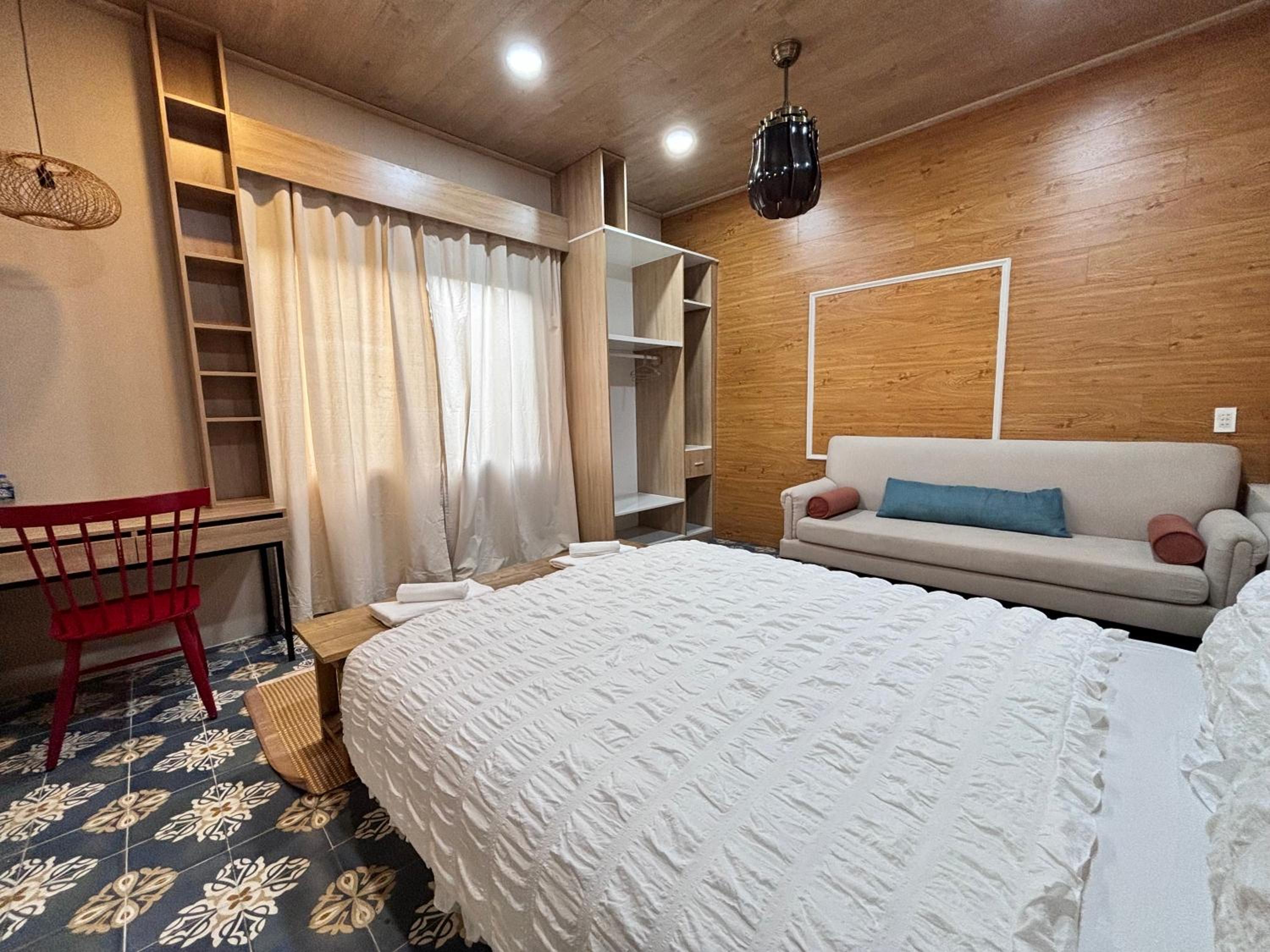 Family Room With Private Bathroom photo 1