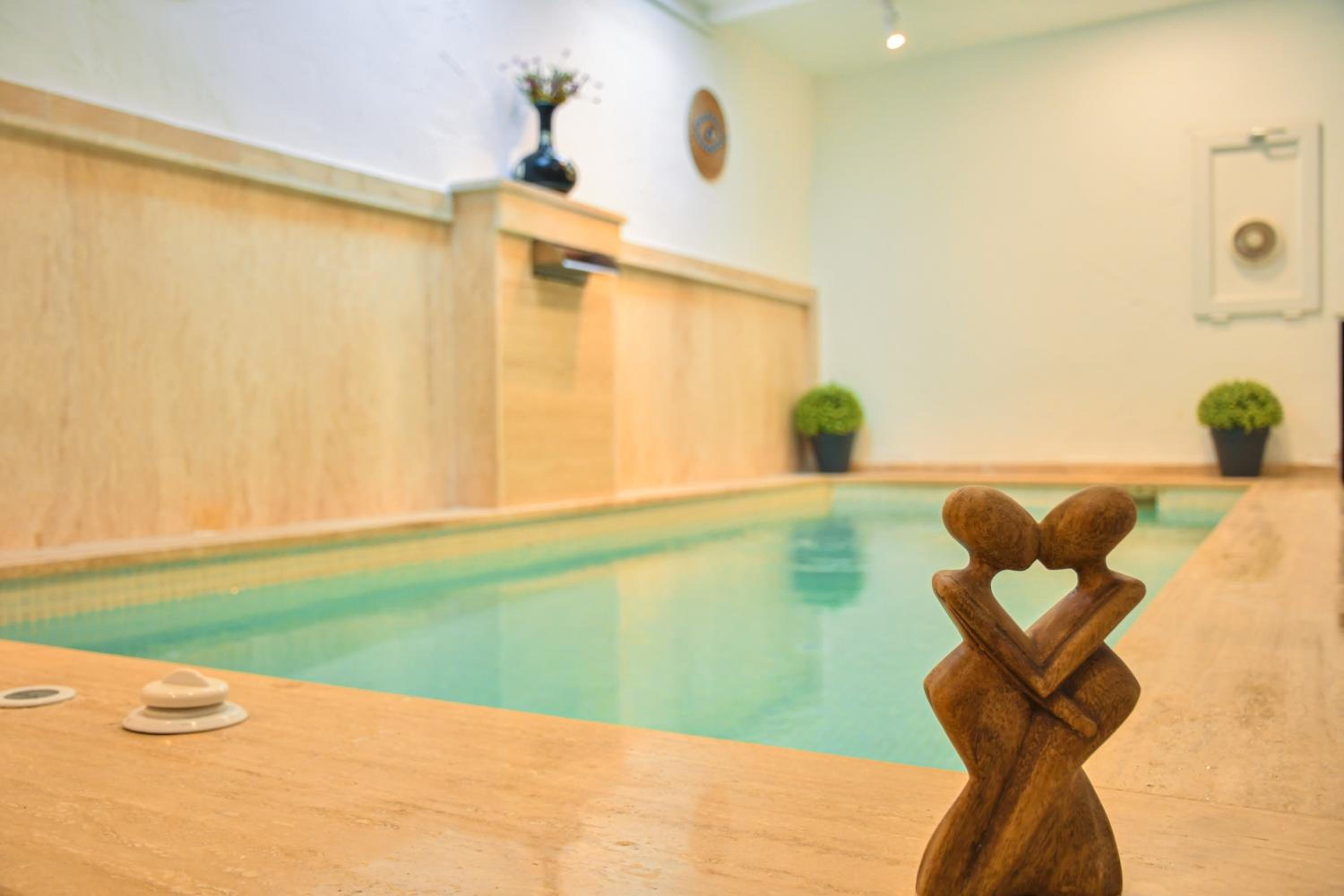 Suite with Private Pool - Photo 3
