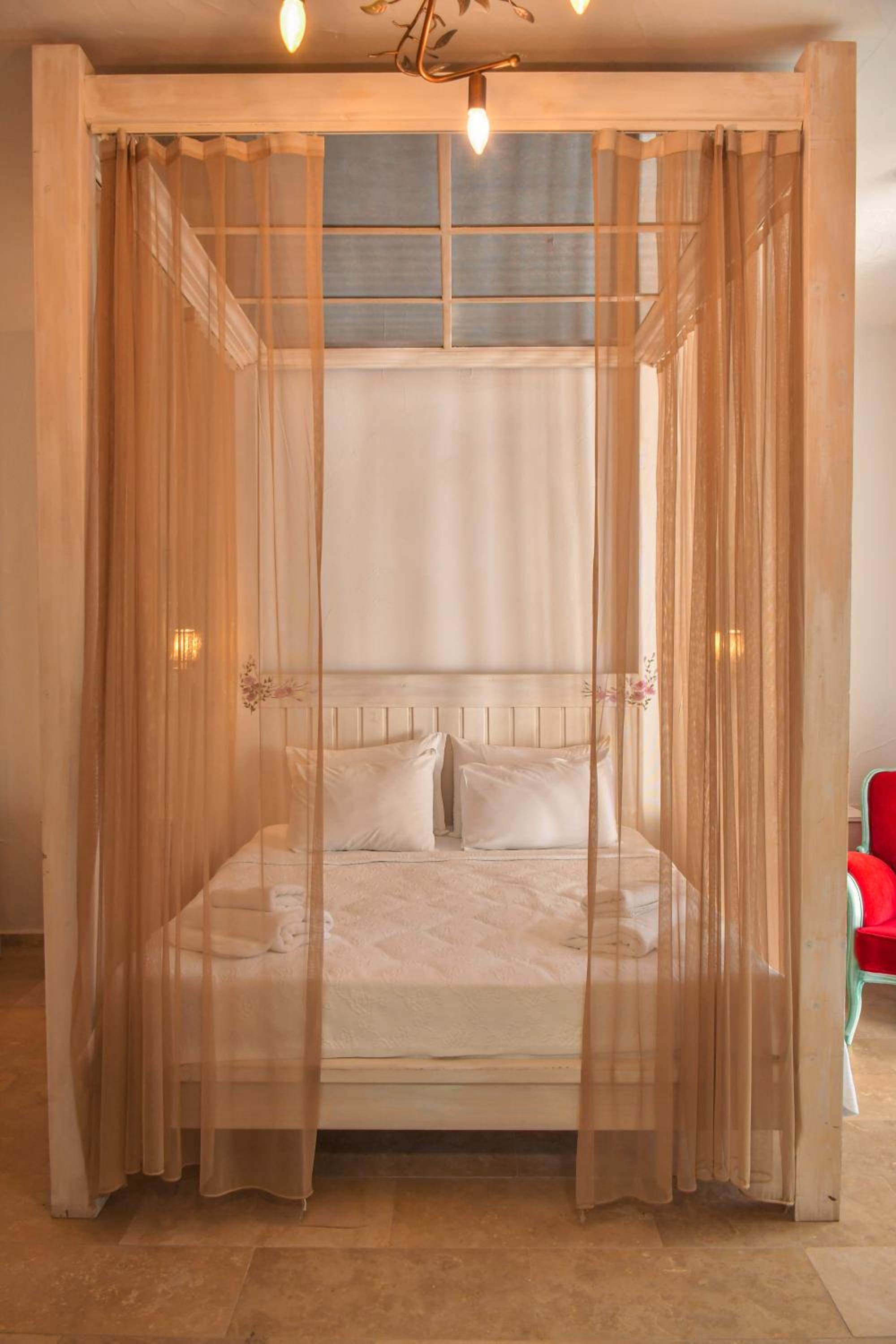 Suite with Private Pool - Photo 4