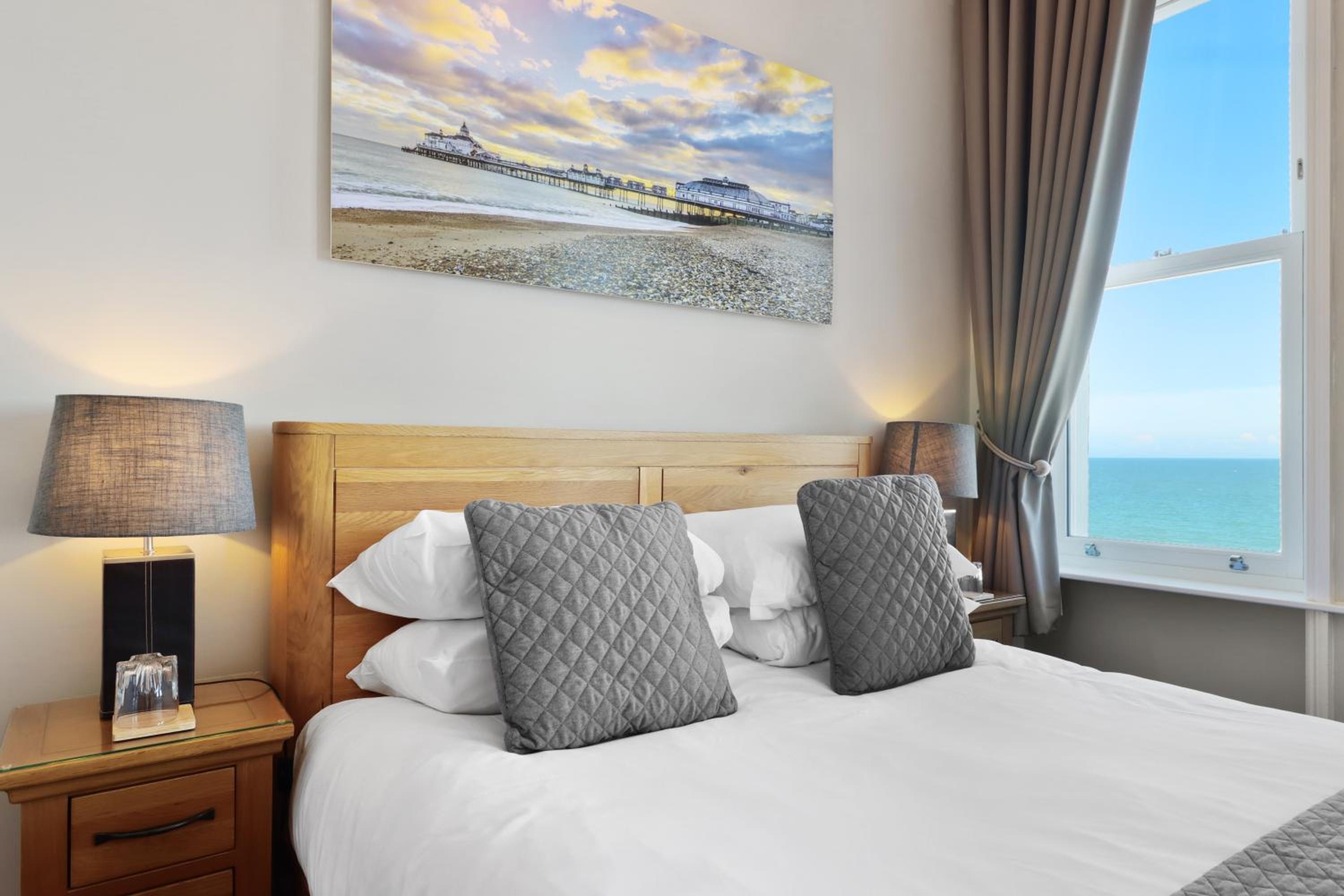 King Room with Sea View - 3rd Floor photo 3