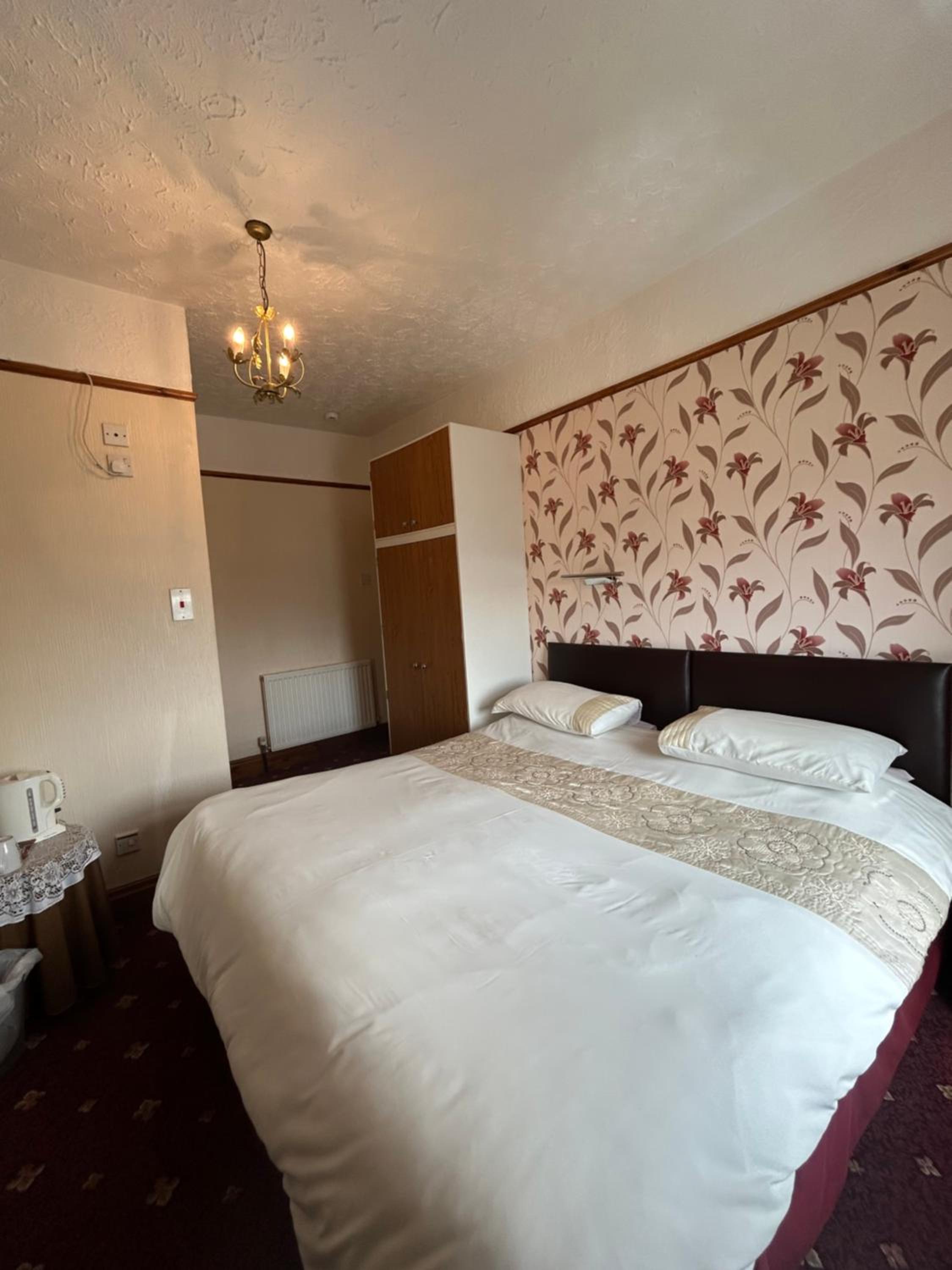 En- Suite Room photo 1
